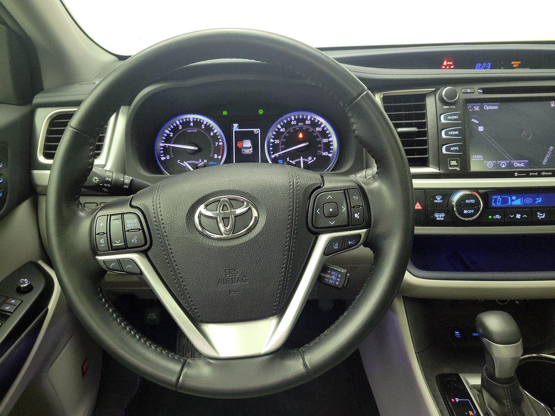 Thumbnail: 2019 Toyota Highlander - 10