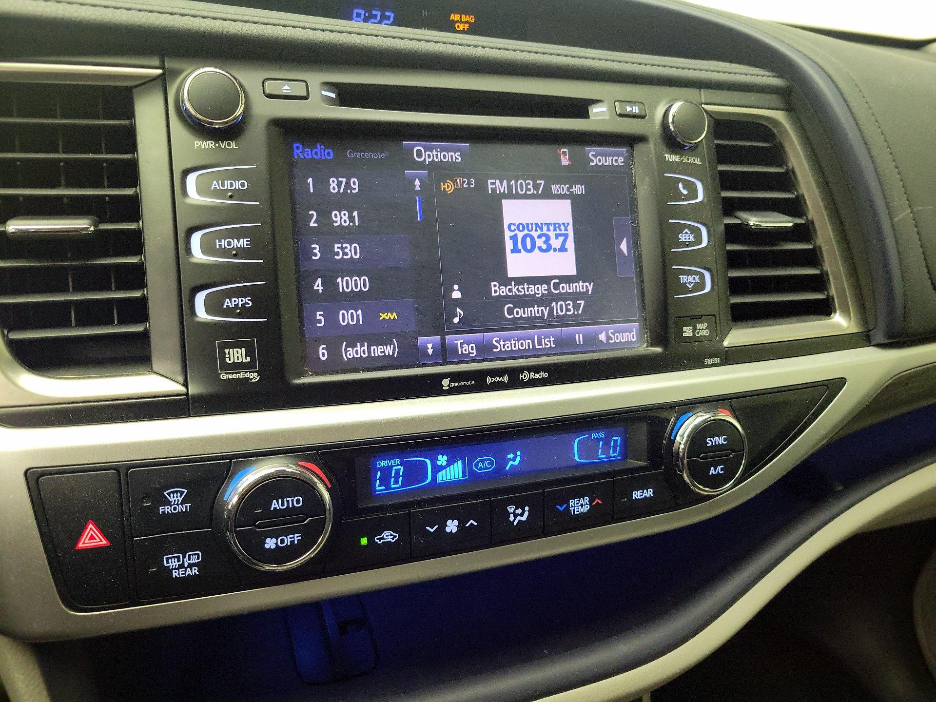 Thumbnail: 2019 Toyota Highlander - 16