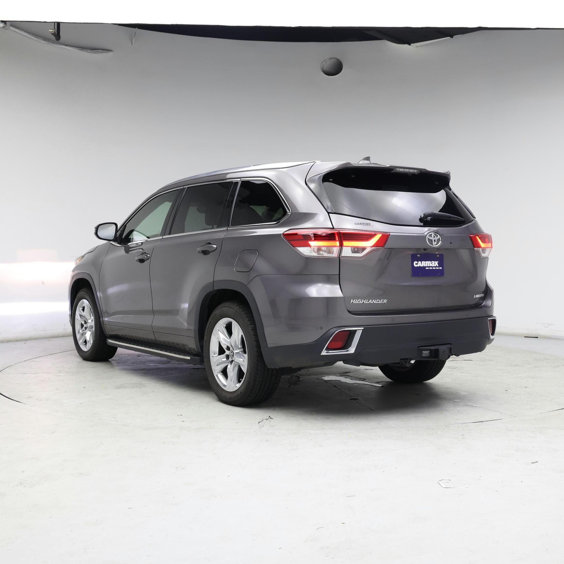 Thumbnail: 2019 Toyota Highlander - 2