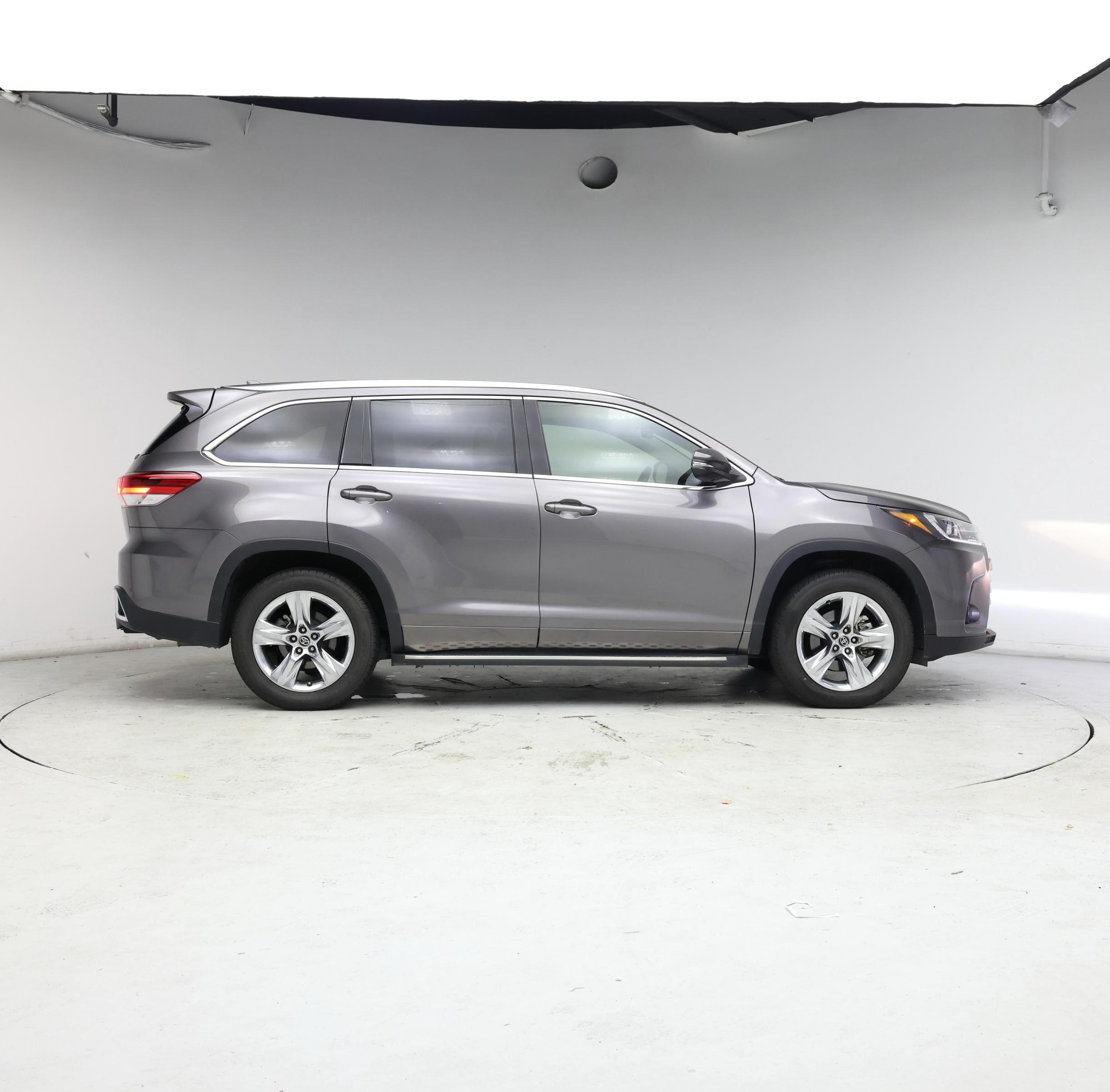 Thumbnail: 2019 Toyota Highlander - 7