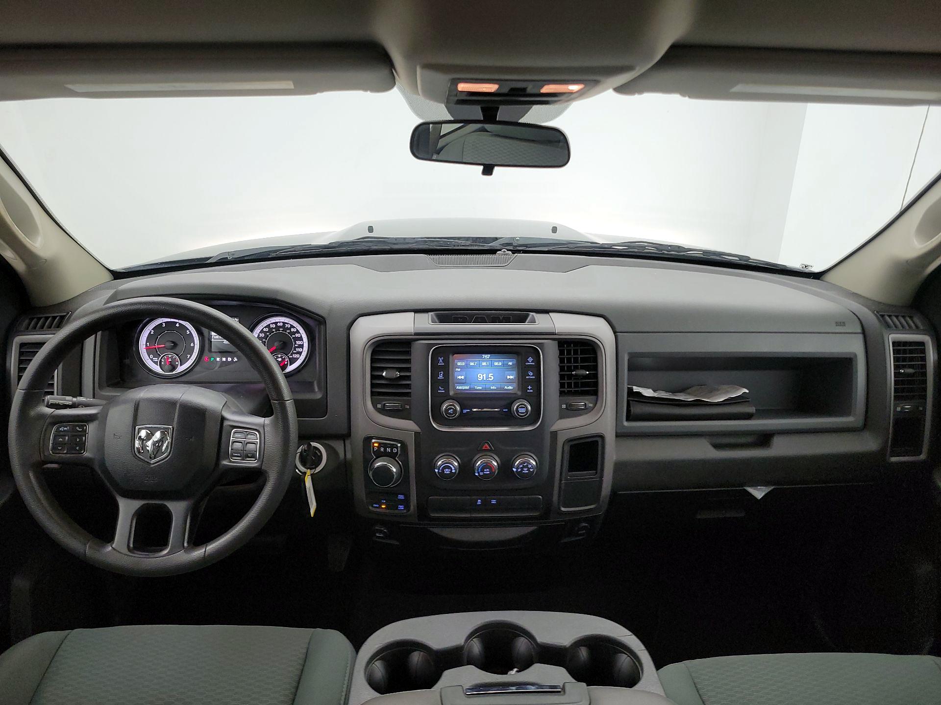 Thumbnail: 2019 RAM 1500 Classic - 9