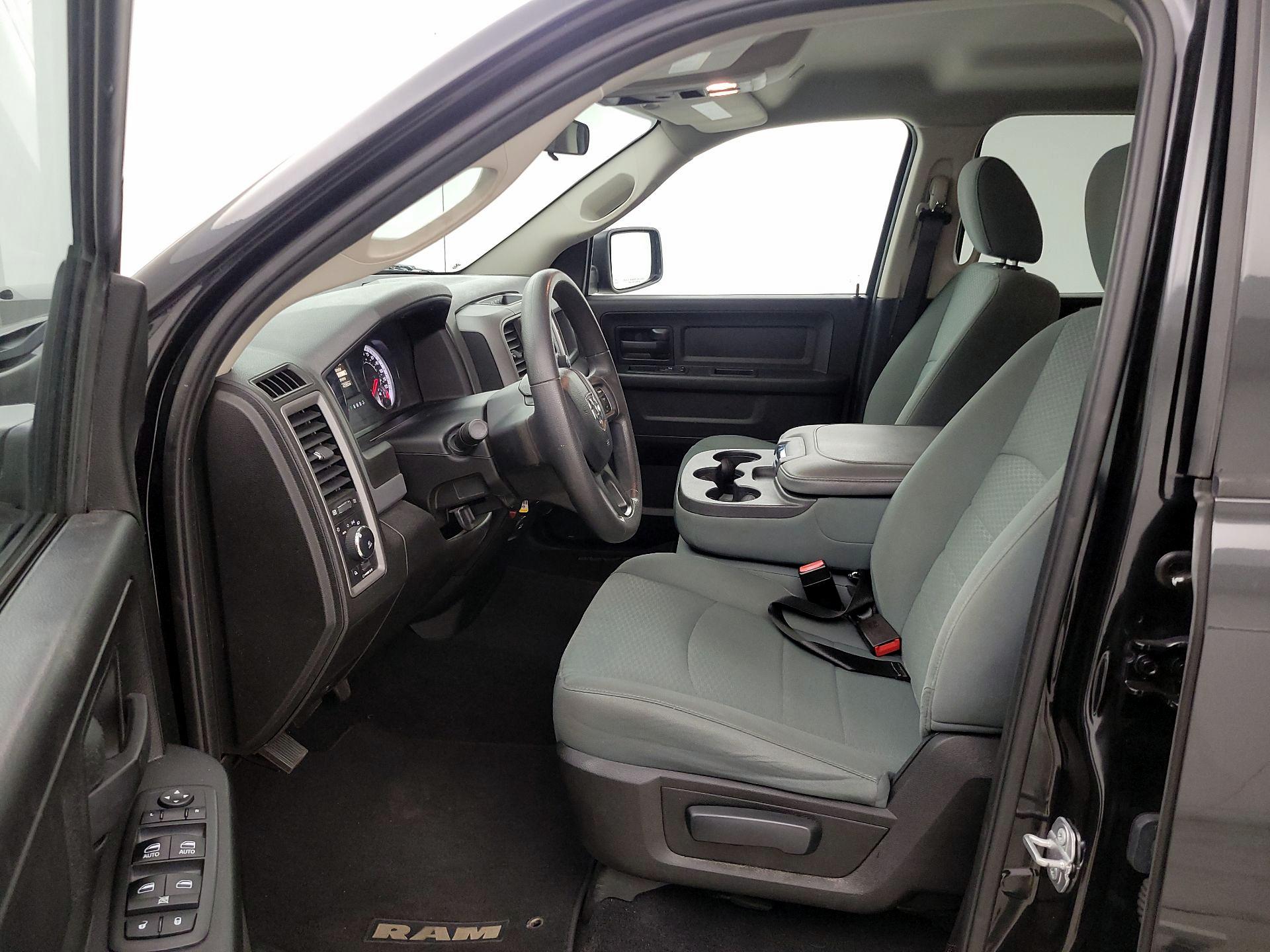 Thumbnail: 2019 RAM 1500 Classic - 11