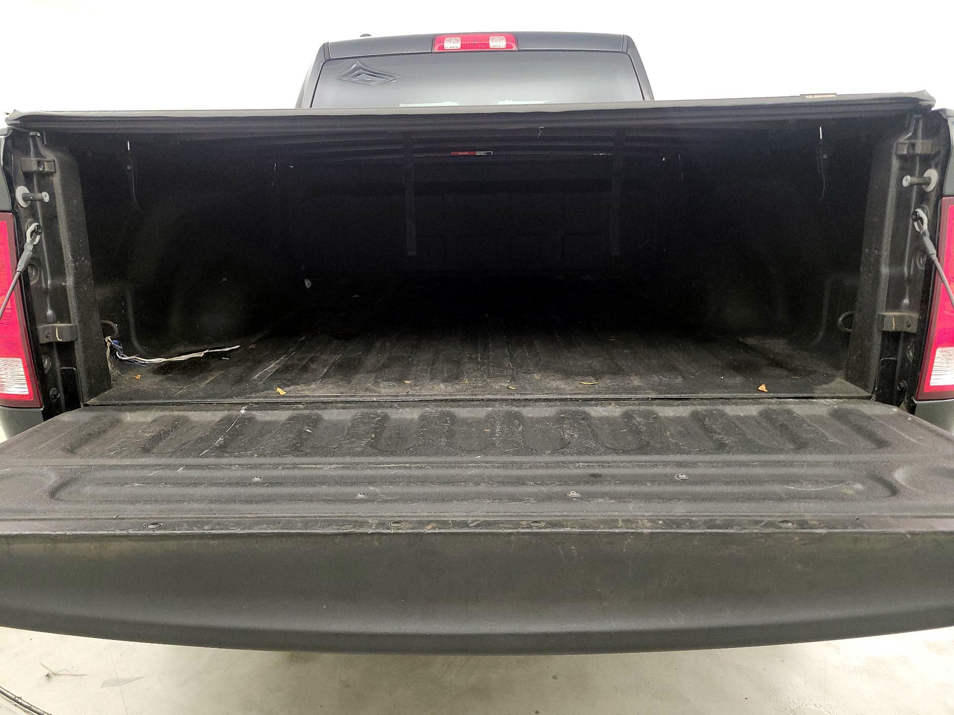 Thumbnail: 2019 RAM 1500 Classic - 20