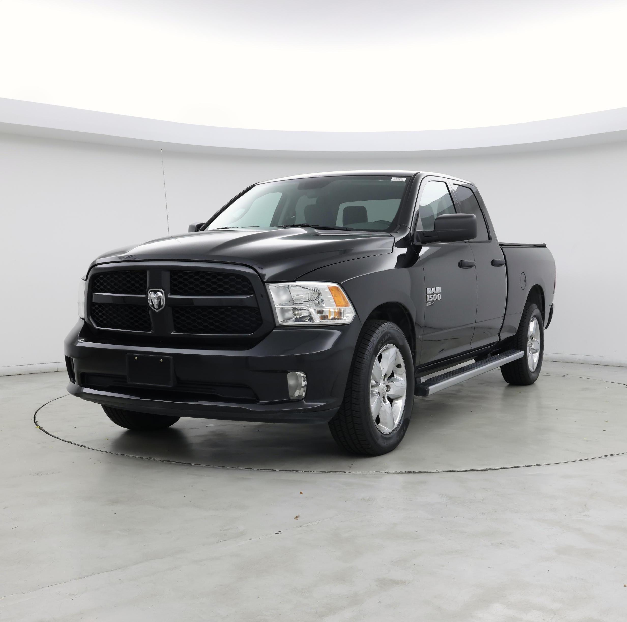 Thumbnail: 2019 RAM 1500 Classic - 4
