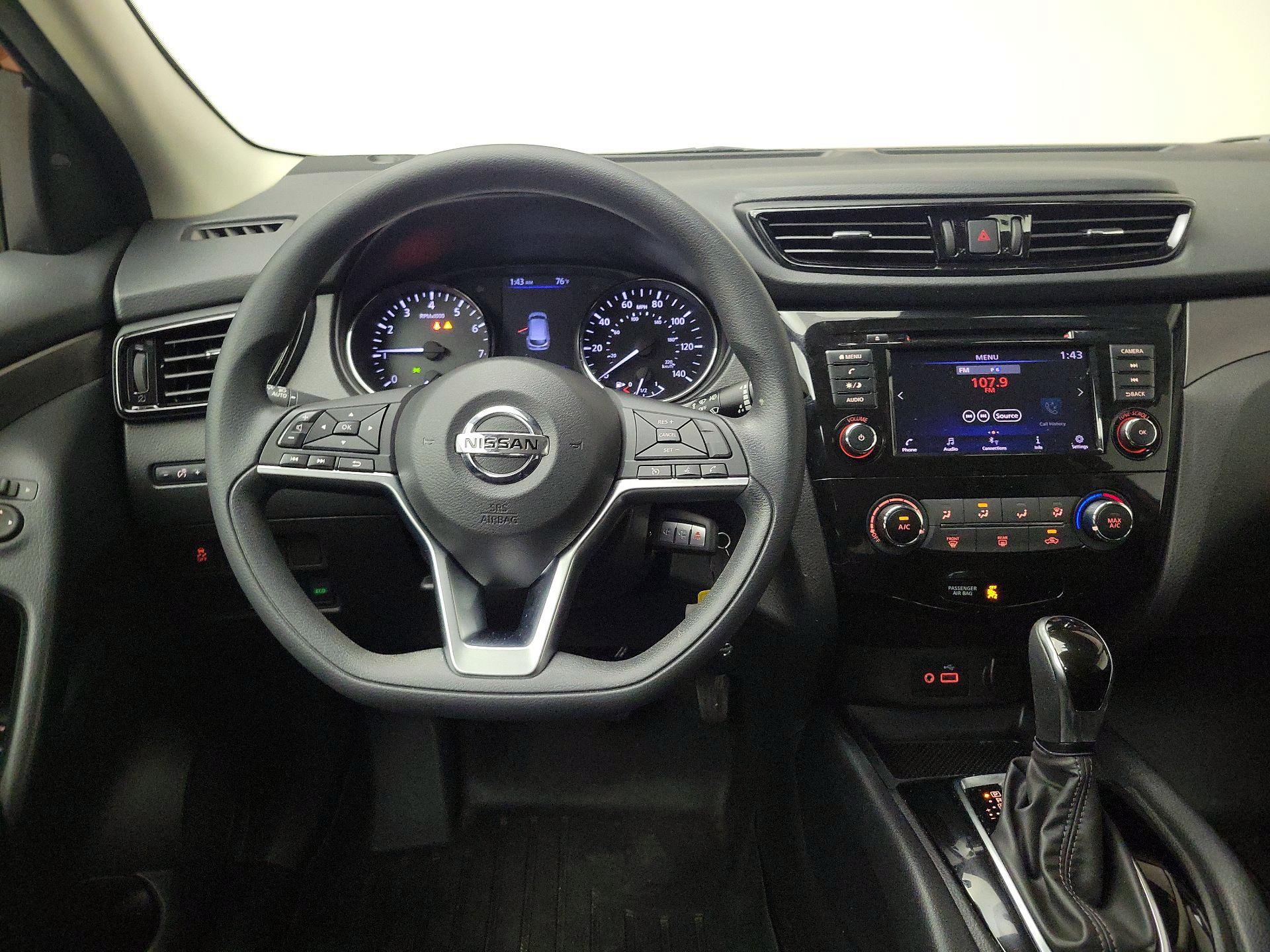 Thumbnail: 2022 Nissan Rogue Sport - 10