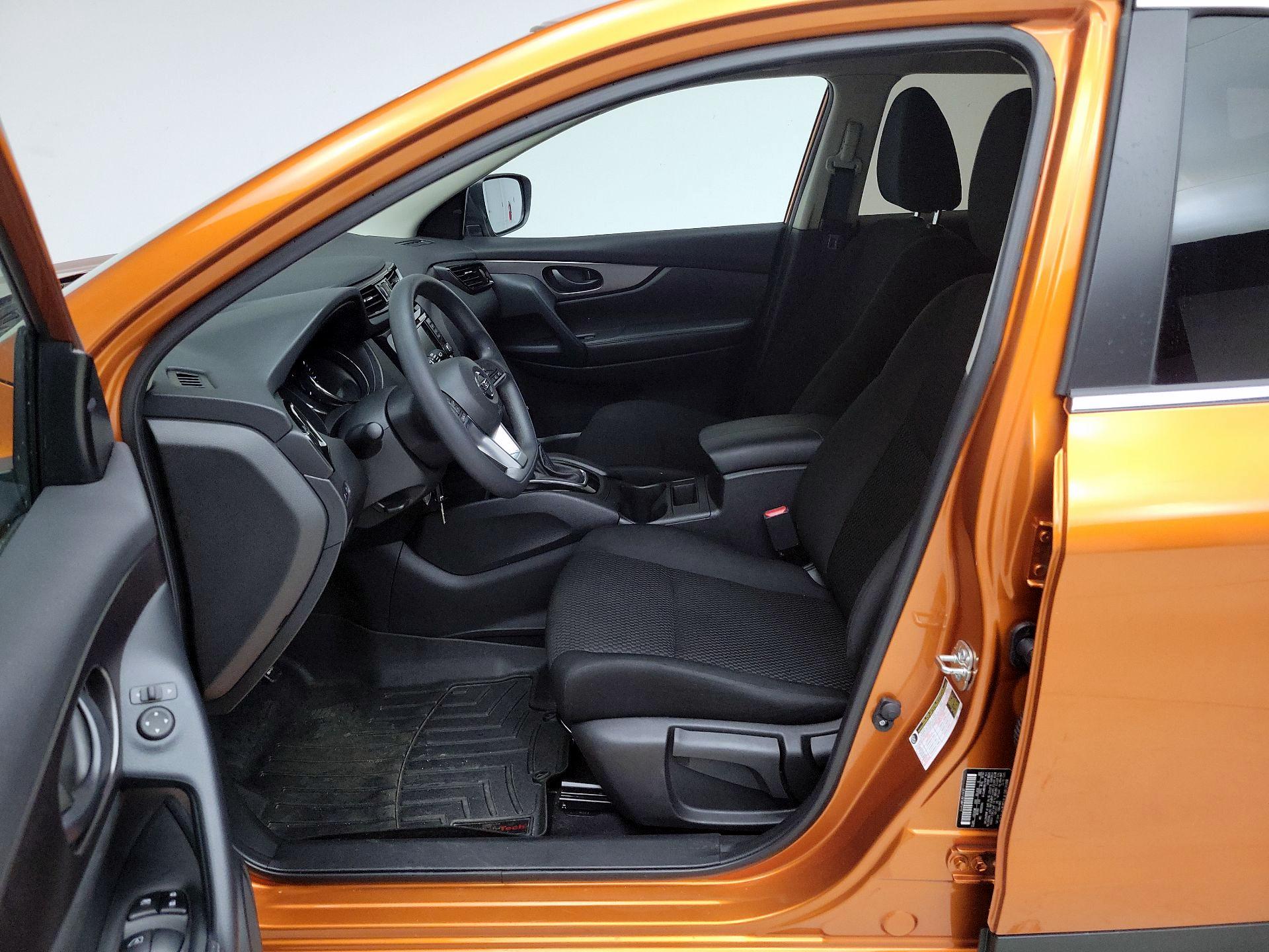 Thumbnail: 2022 Nissan Rogue Sport - 11