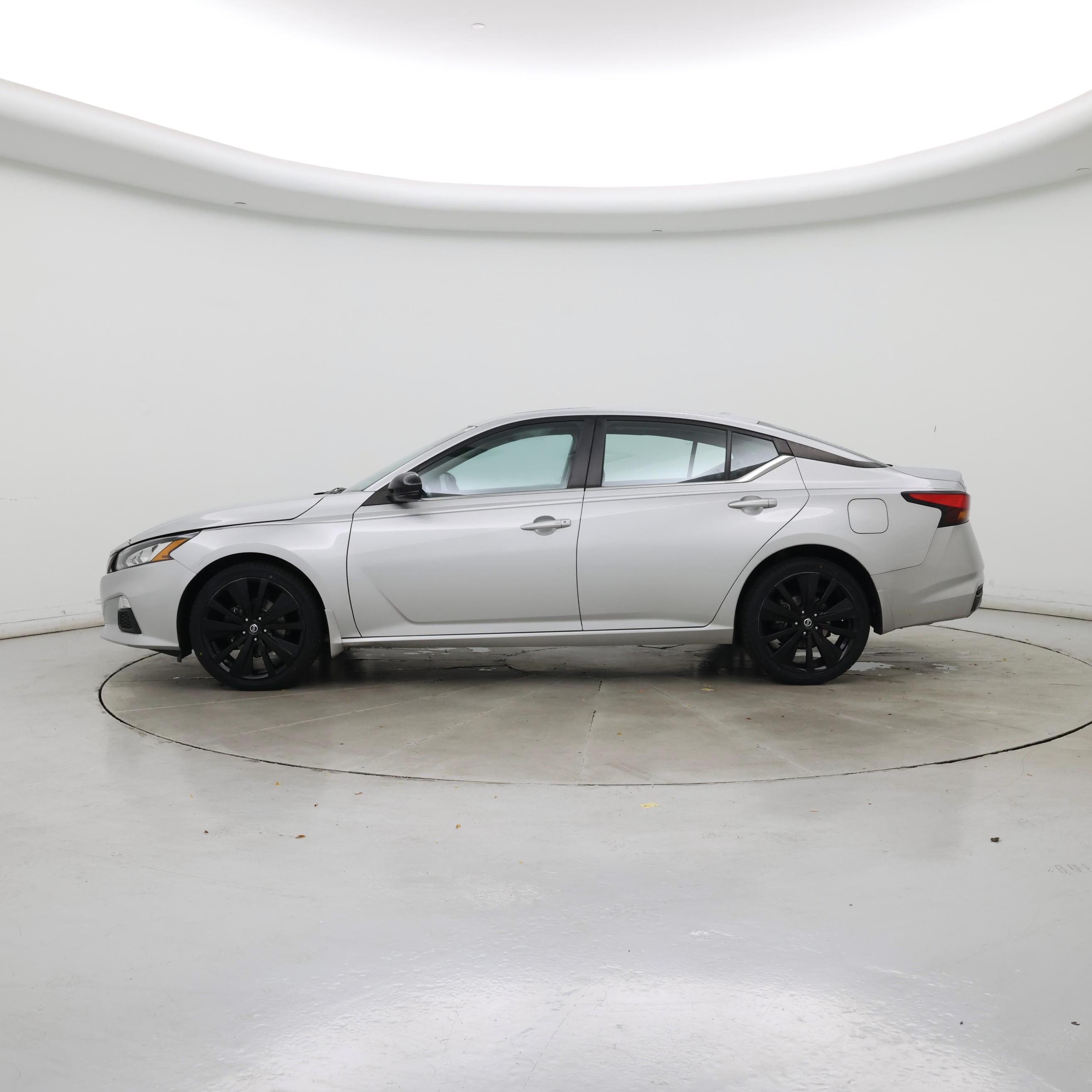 Thumbnail: 2021 Nissan Altima - 3