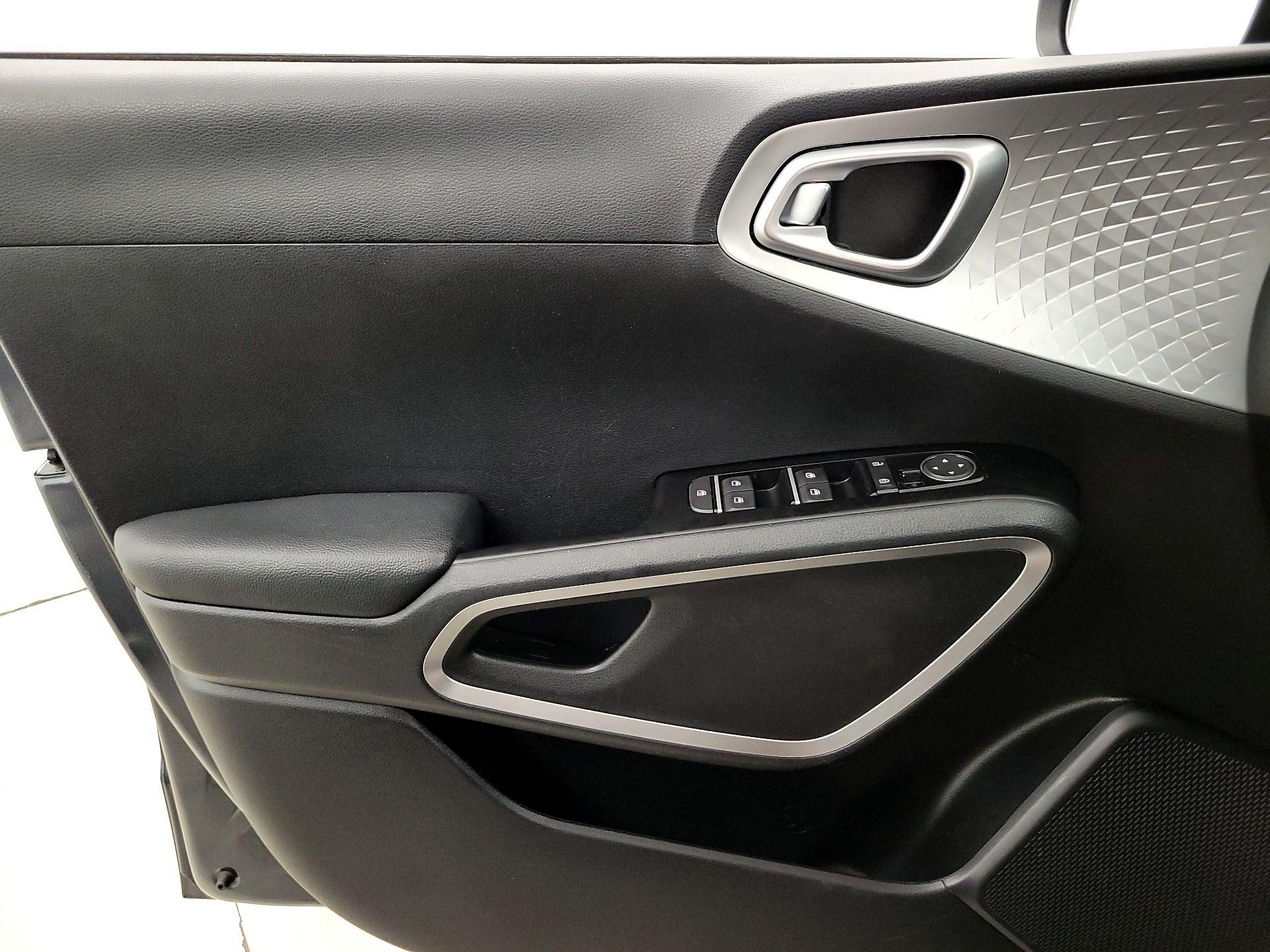 Thumbnail: 2020 Kia Soul - 12