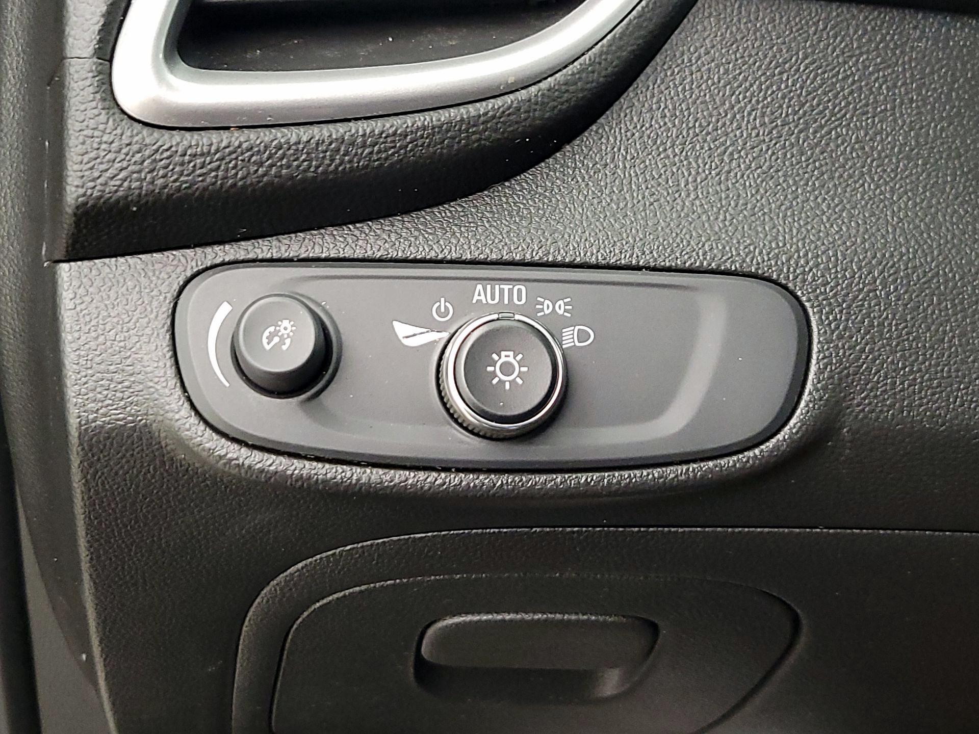 Thumbnail: 2021 Chevrolet Trax - 13