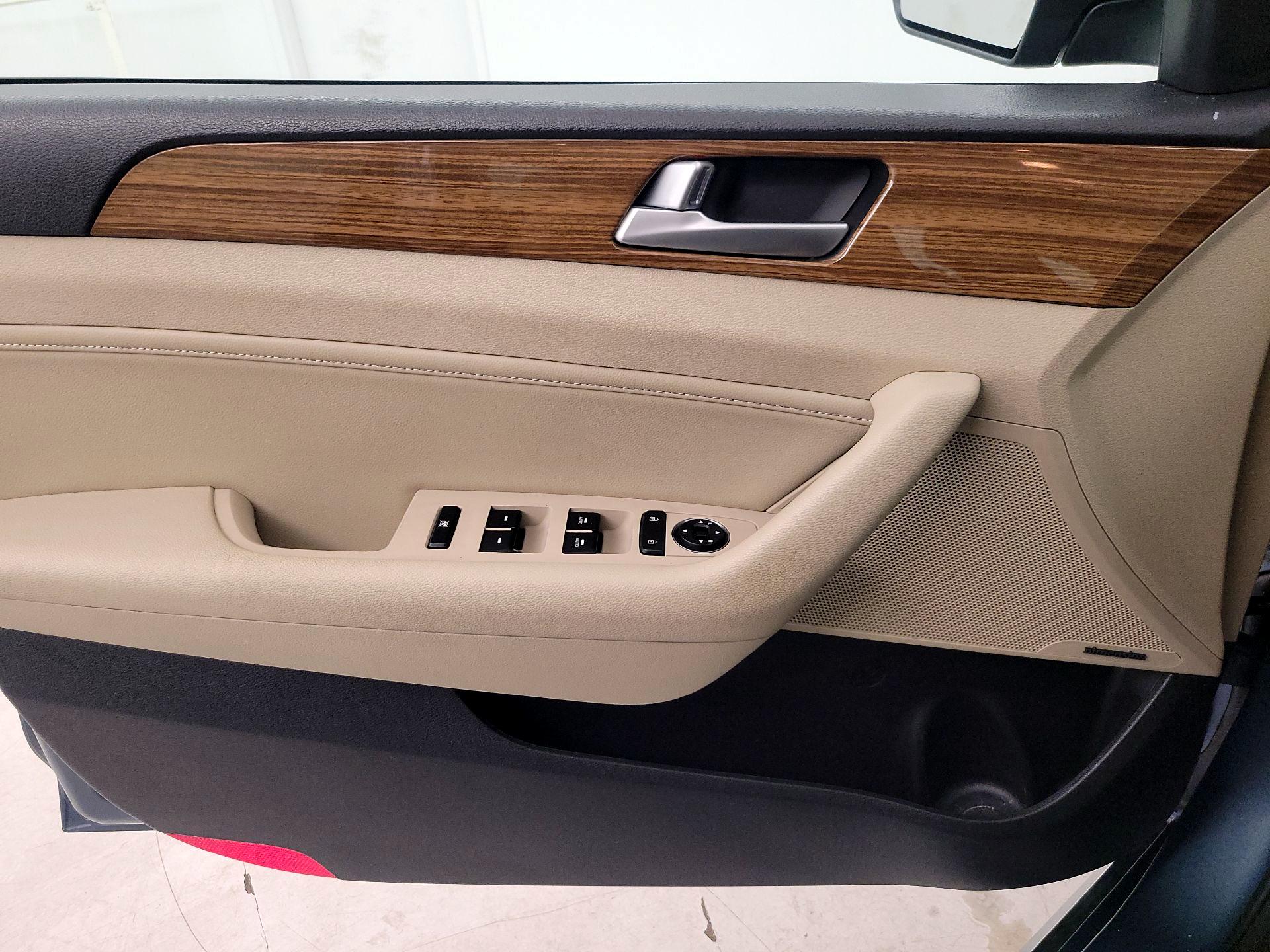 Thumbnail: 2015 Hyundai Sonata - 12