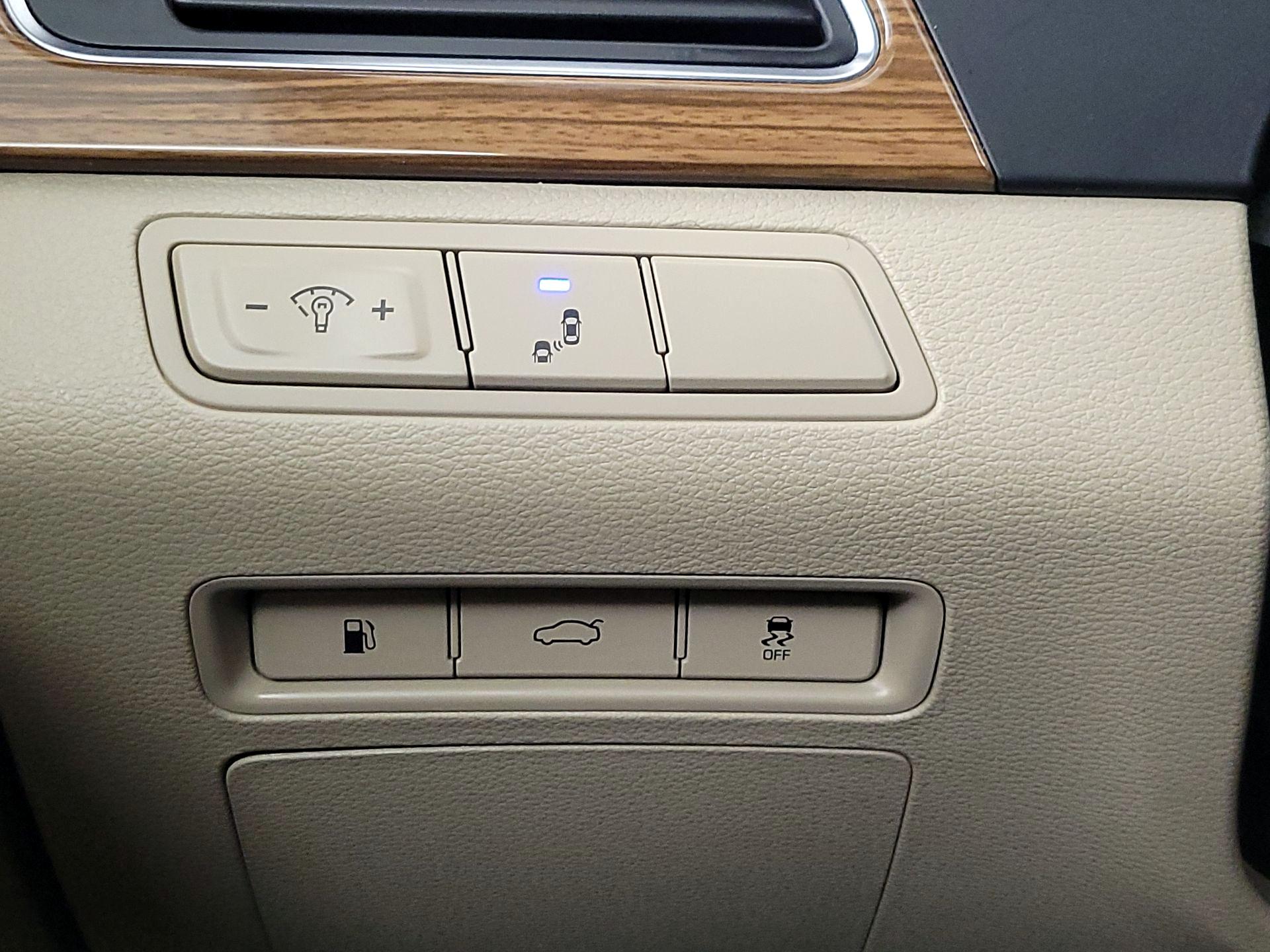 Thumbnail: 2015 Hyundai Sonata - 13