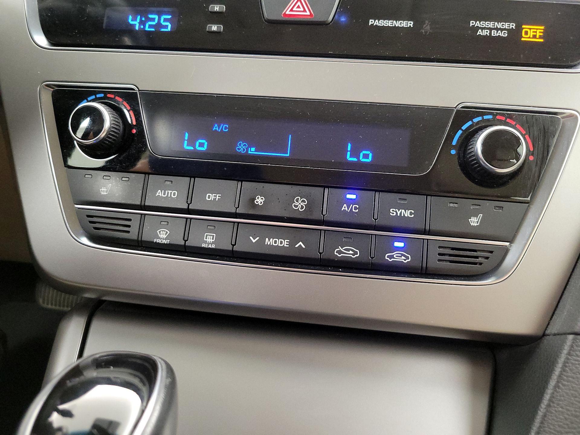 Thumbnail: 2015 Hyundai Sonata - 16