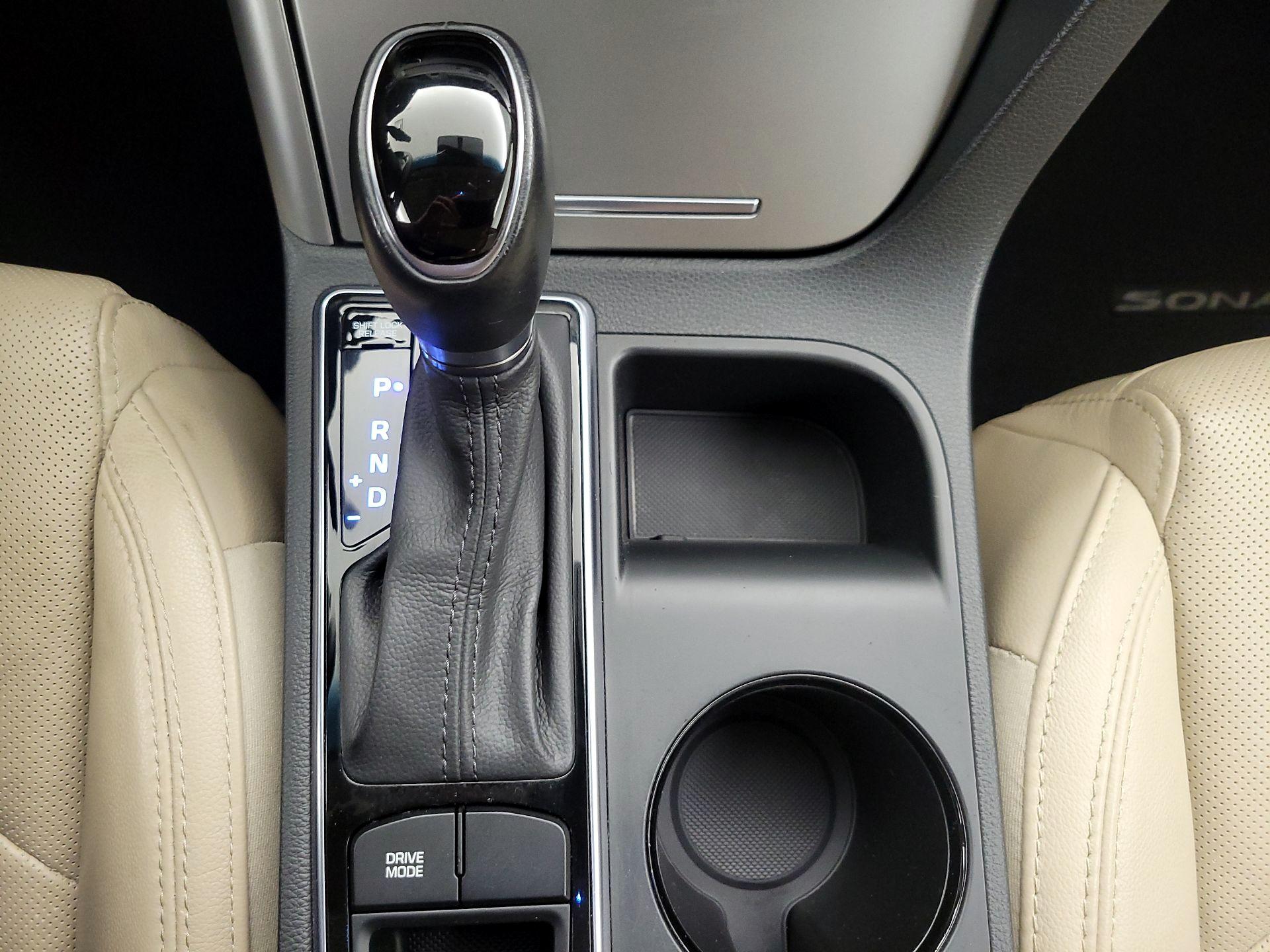 Thumbnail: 2015 Hyundai Sonata - 17