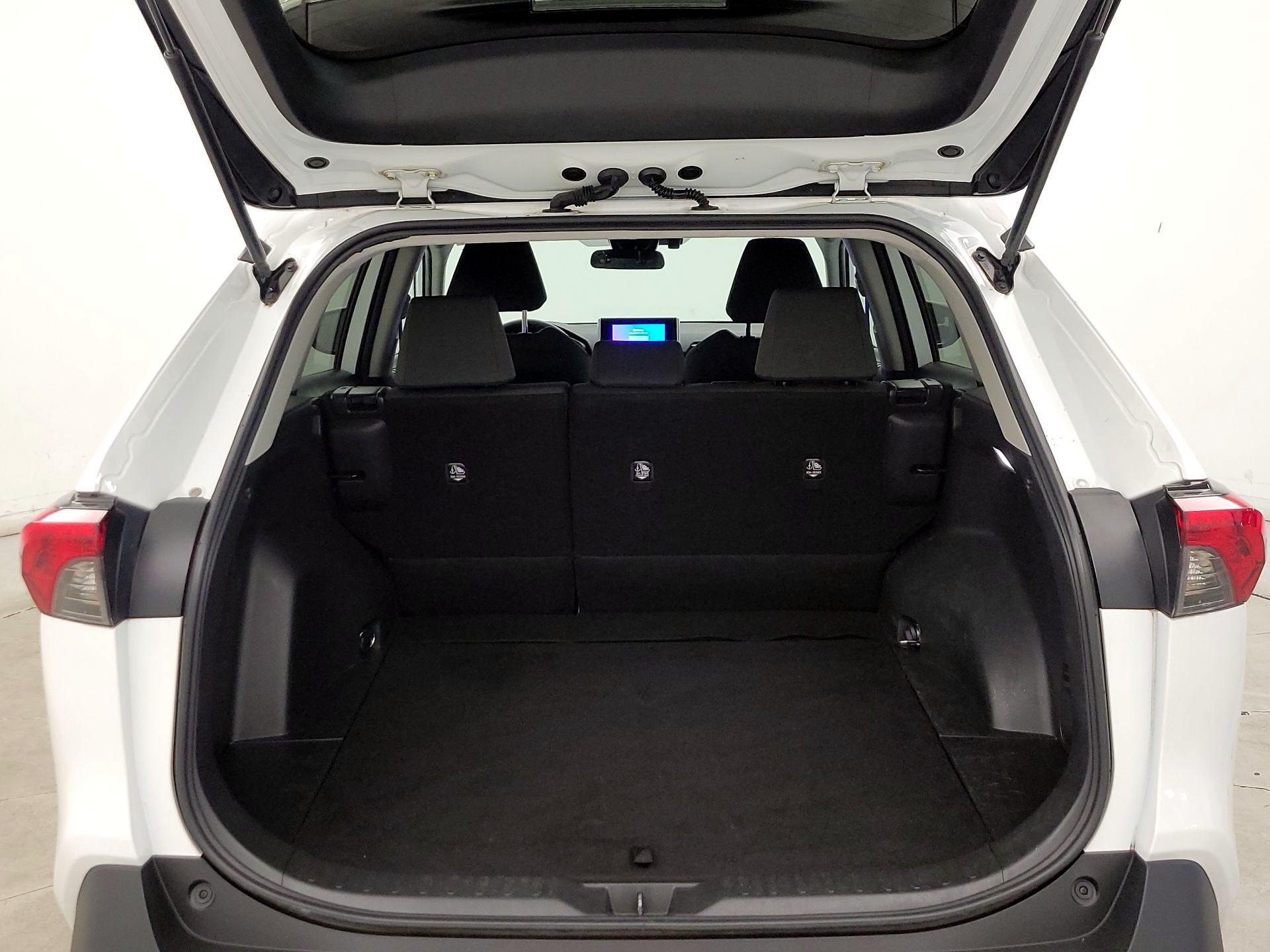 Thumbnail: 2023 Toyota RAV4 - 20