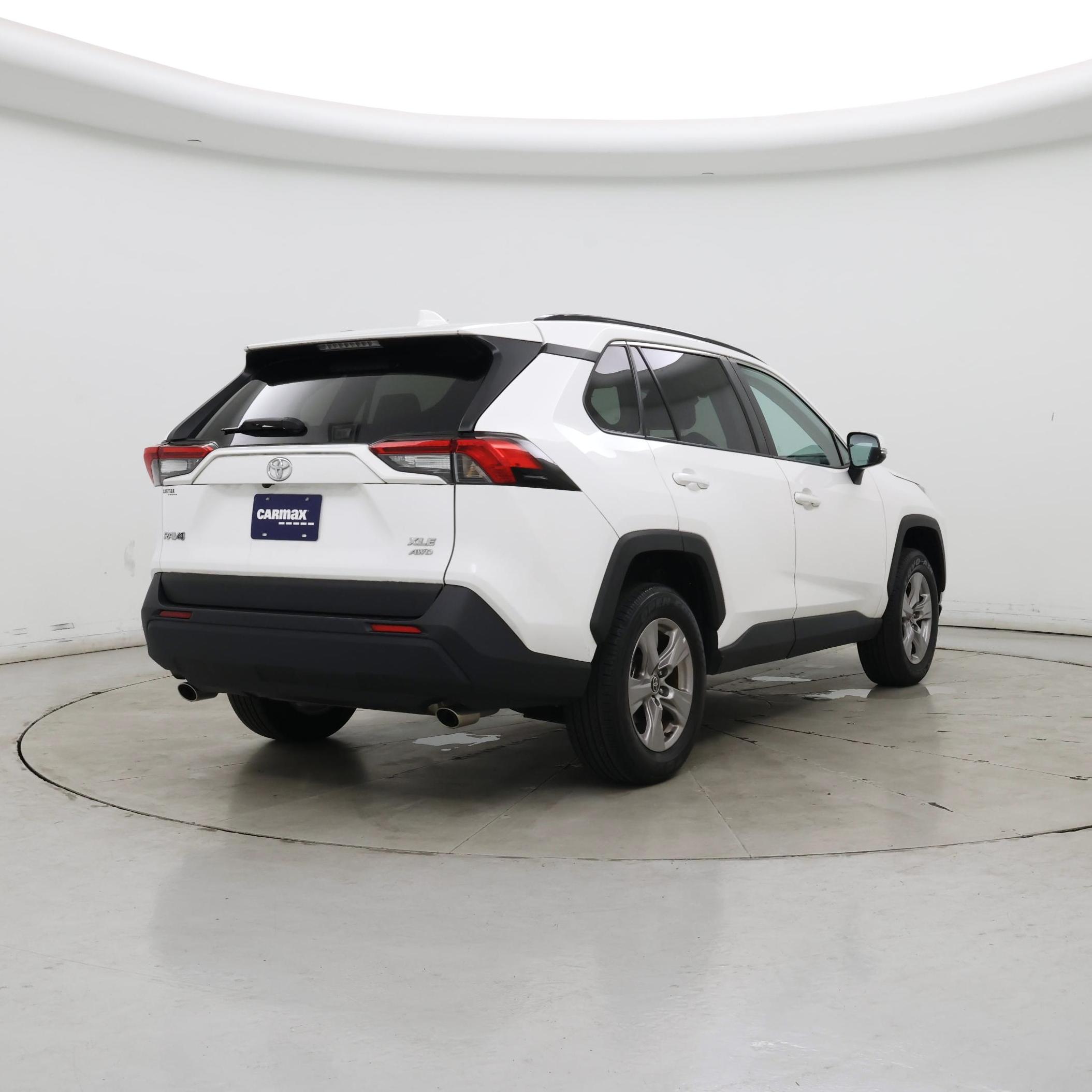 Thumbnail: 2023 Toyota RAV4 - 8
