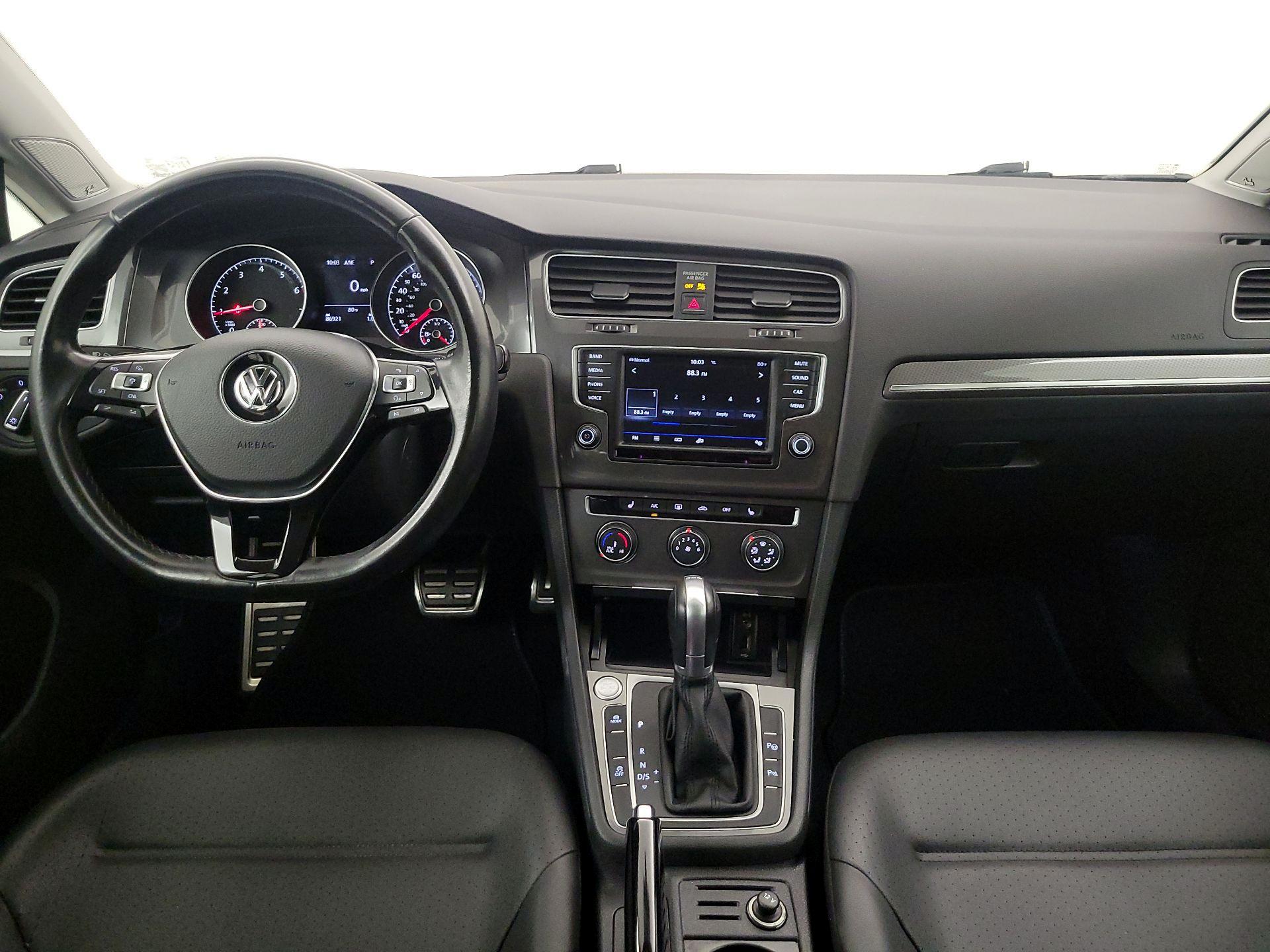 Thumbnail: 2017 Volkswagen Golf - 9