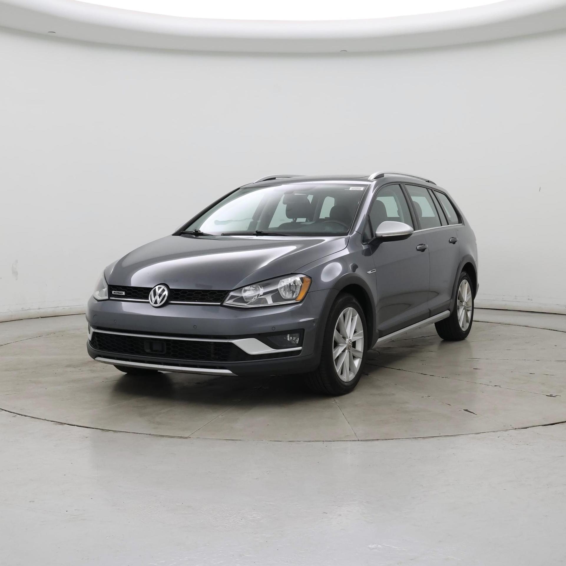 Thumbnail: 2017 Volkswagen Golf - 4