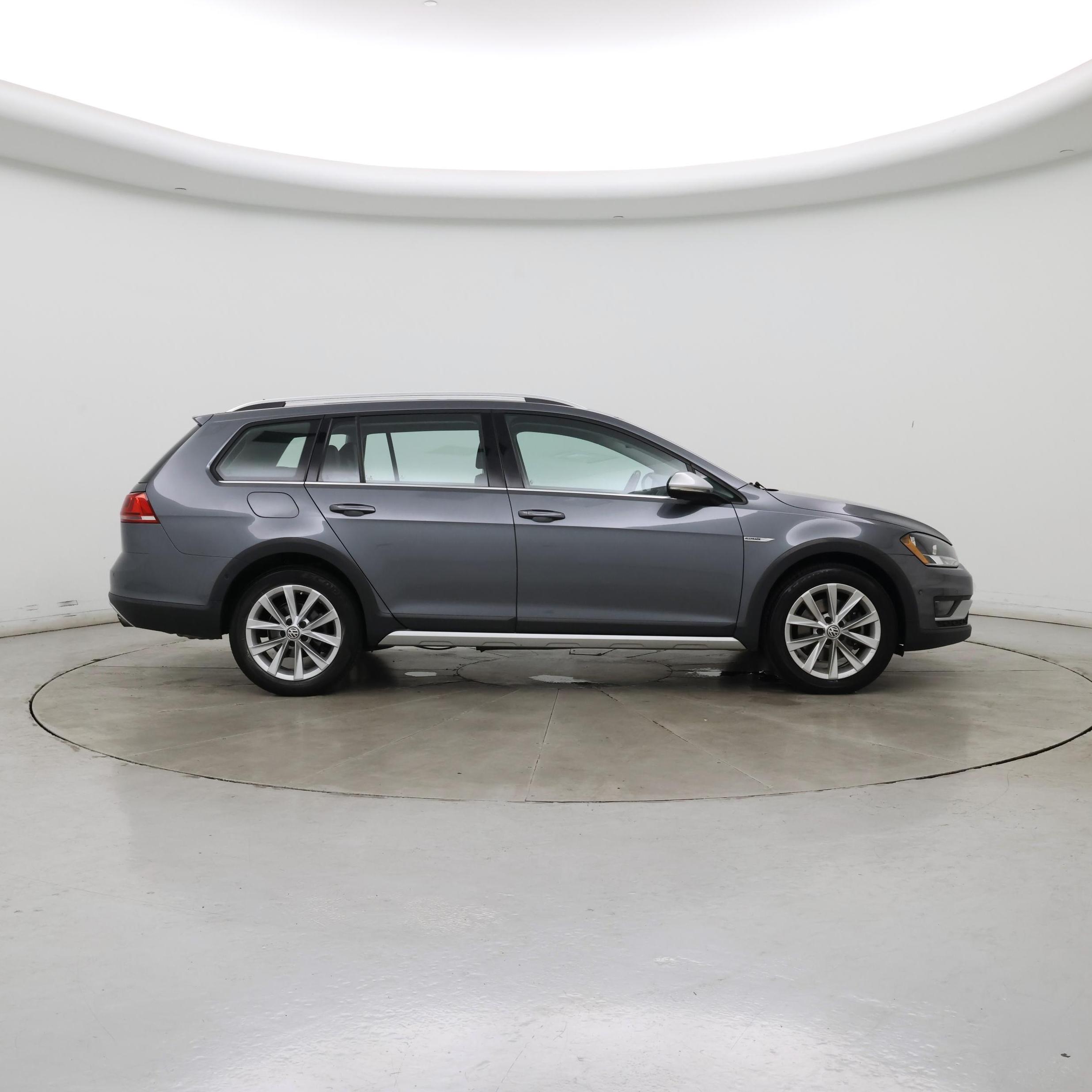 Thumbnail: 2017 Volkswagen Golf - 7