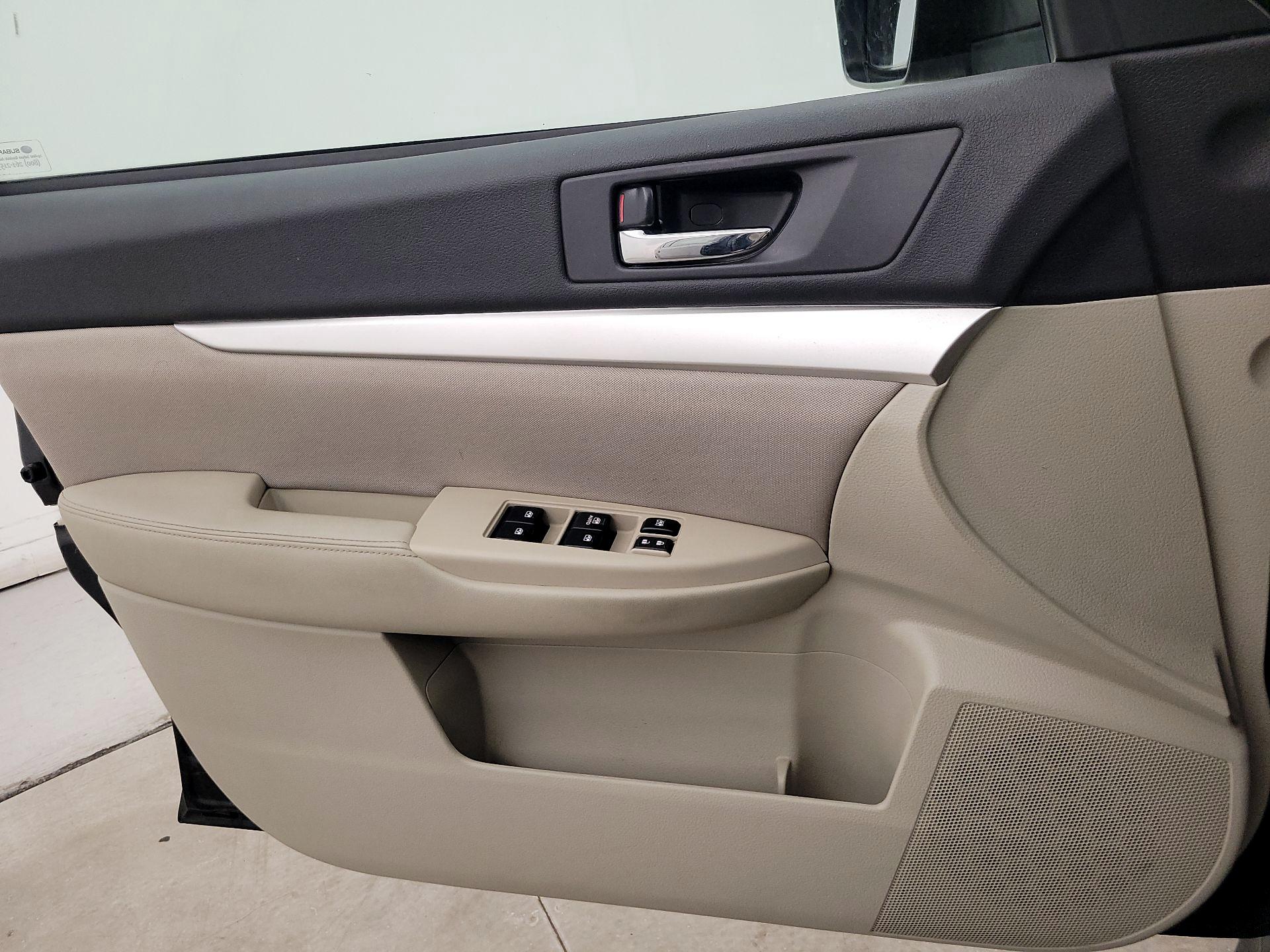 Thumbnail: 2013 Subaru Legacy - 12