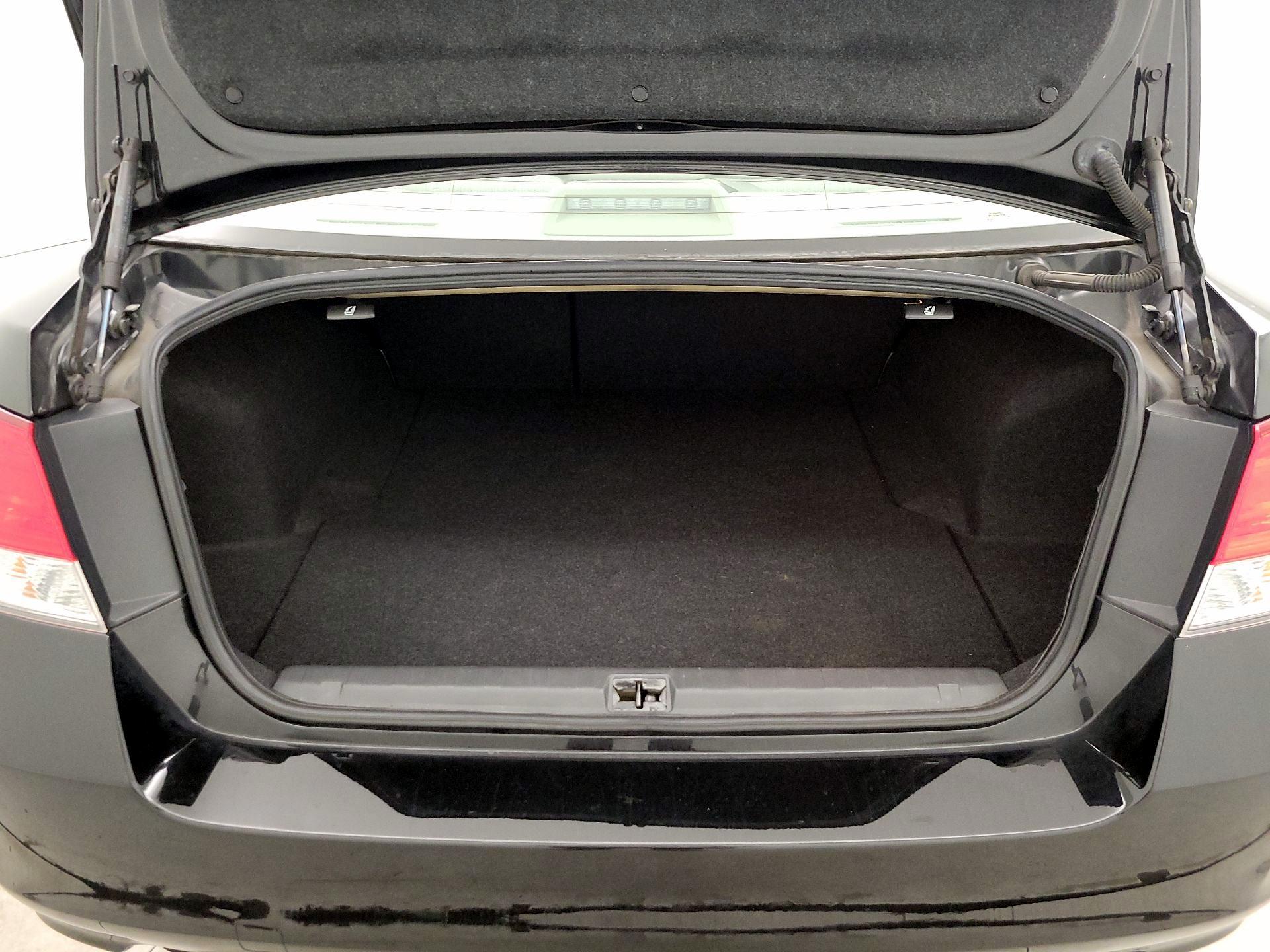 Thumbnail: 2013 Subaru Legacy - 19