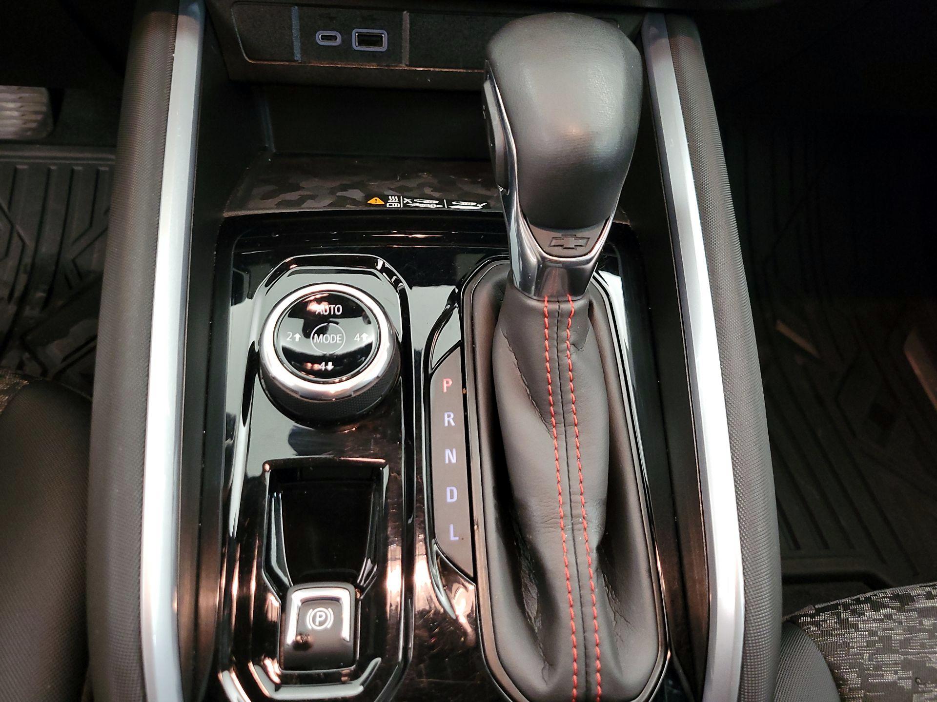 Thumbnail: 2023 Chevrolet Colorado - 17