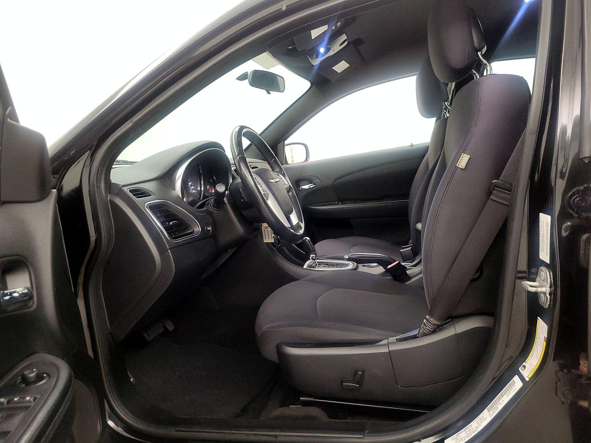 Thumbnail: 2014 Chrysler 200 - 11