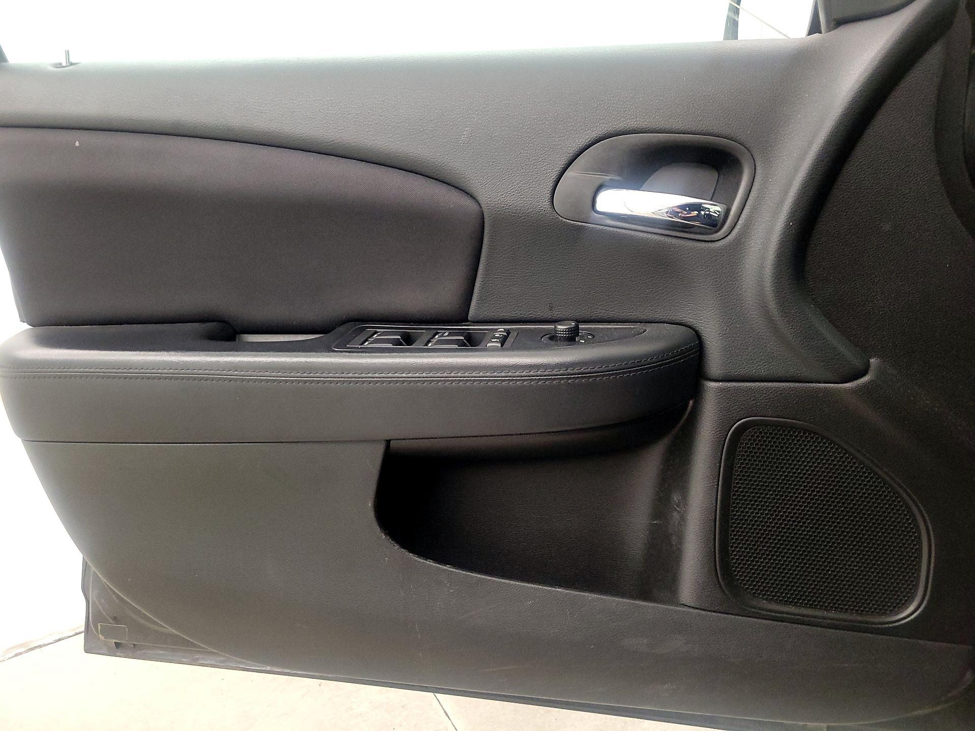 Thumbnail: 2014 Chrysler 200 - 12