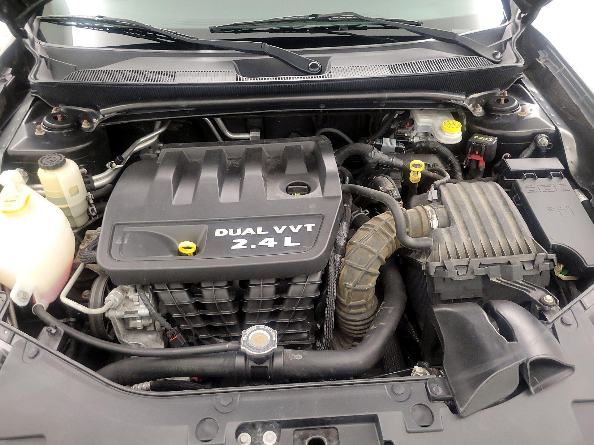 Thumbnail: 2014 Chrysler 200 - 19