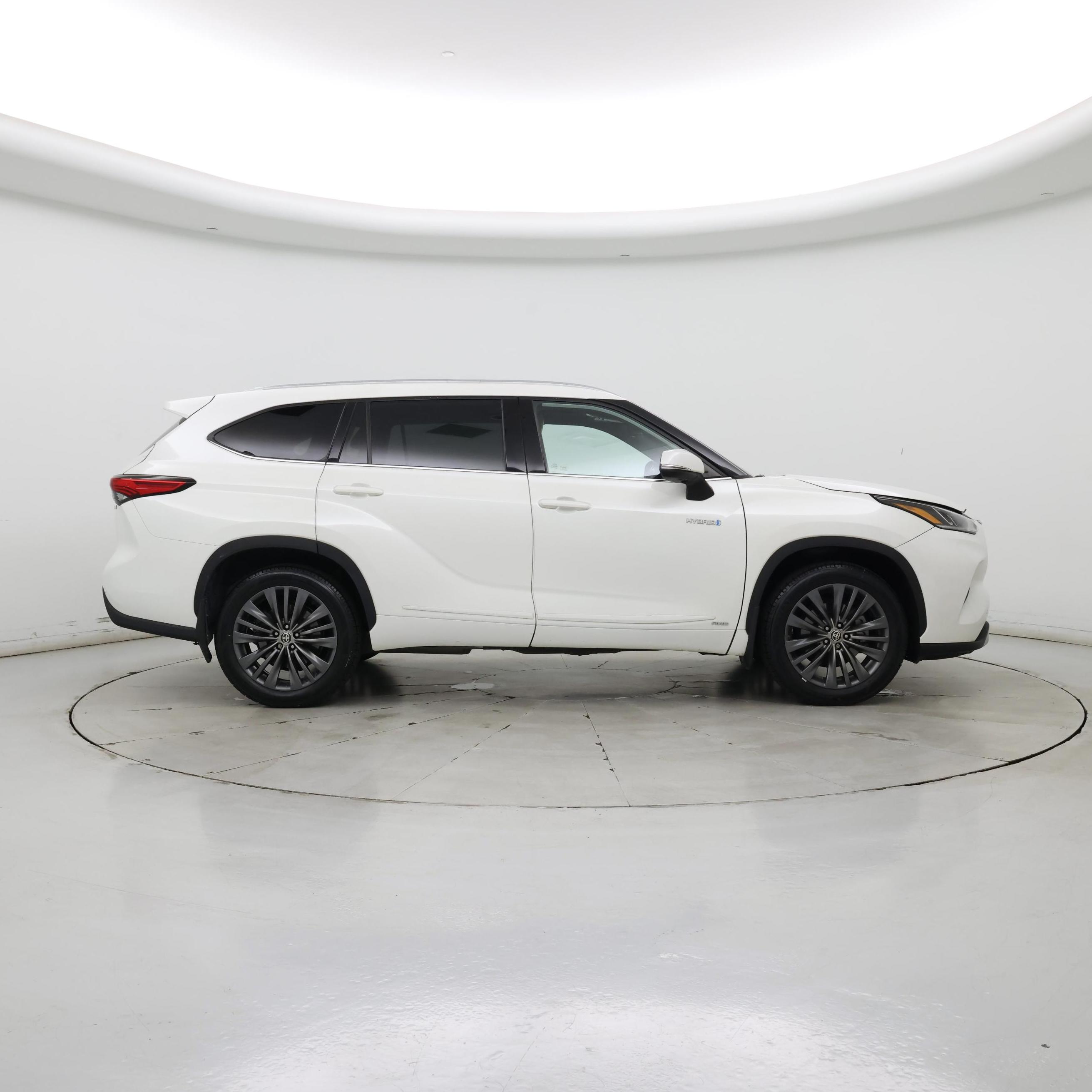 Thumbnail: 2020 Toyota Highlander - 7