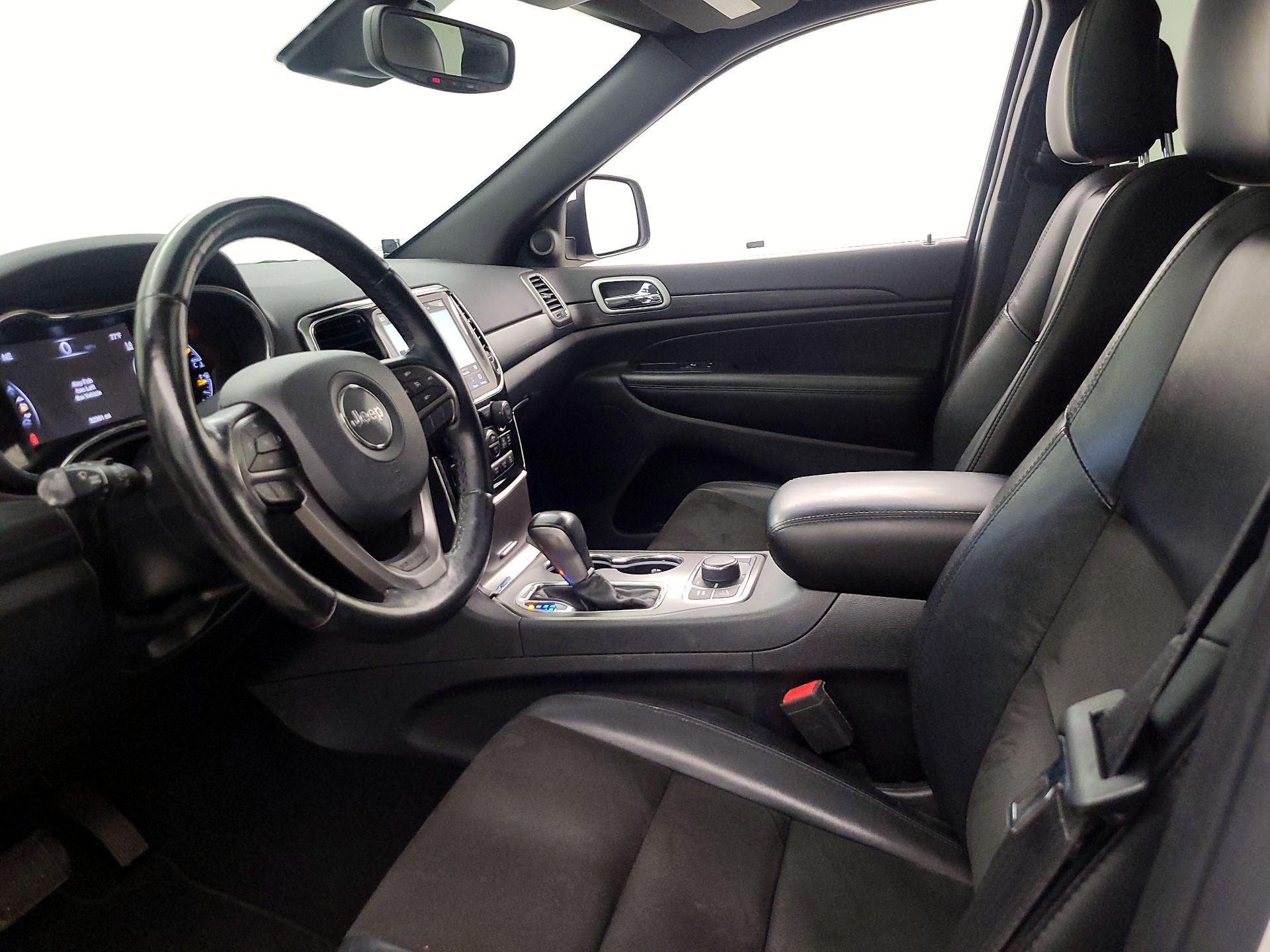 Thumbnail: 2020 Jeep Grand Cherokee - 11