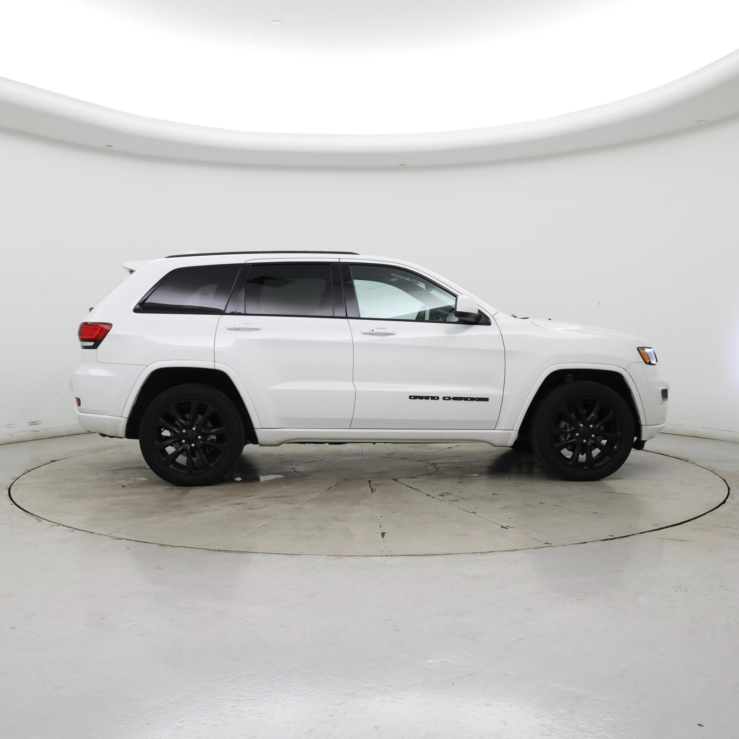 Thumbnail: 2020 Jeep Grand Cherokee - 7