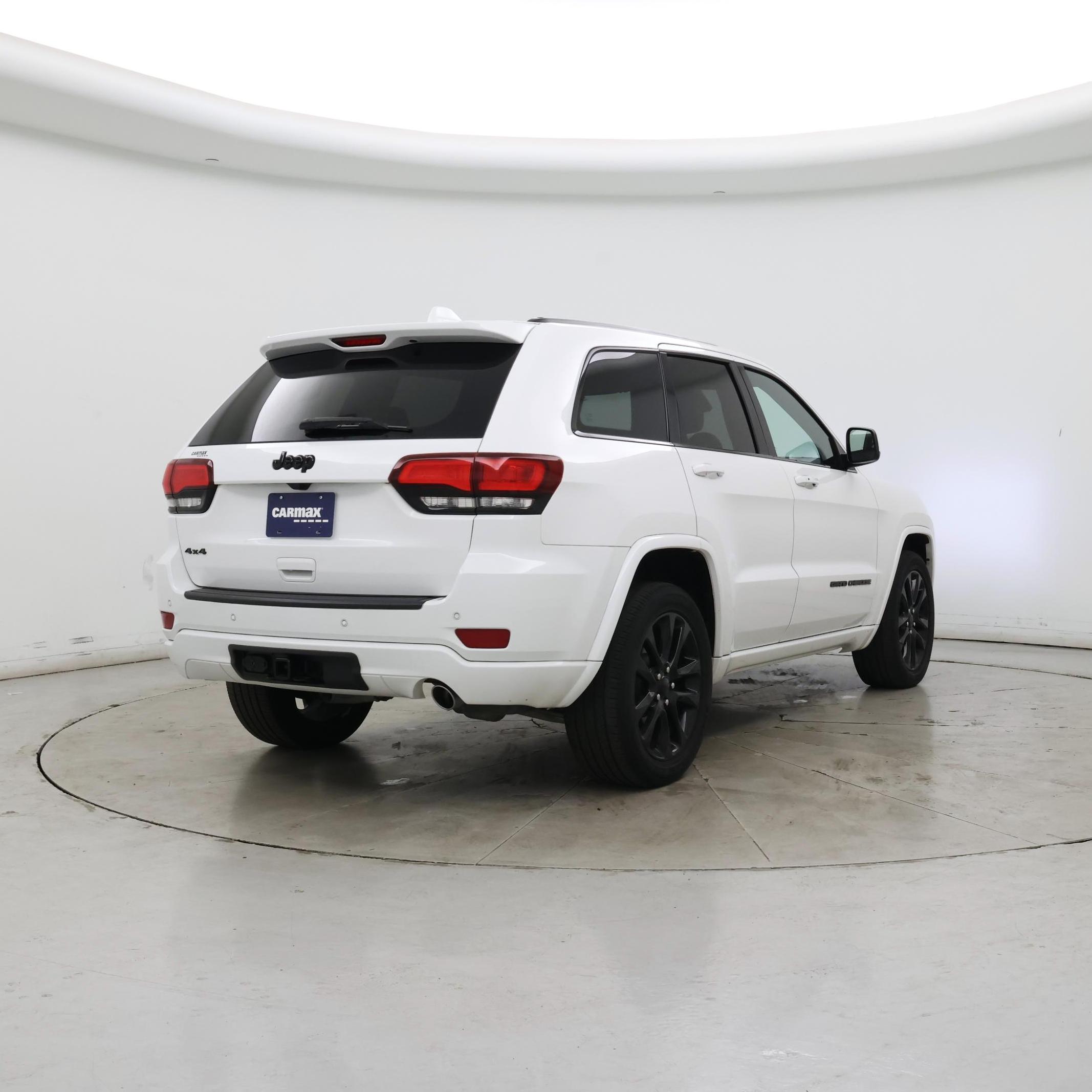 Thumbnail: 2020 Jeep Grand Cherokee - 8