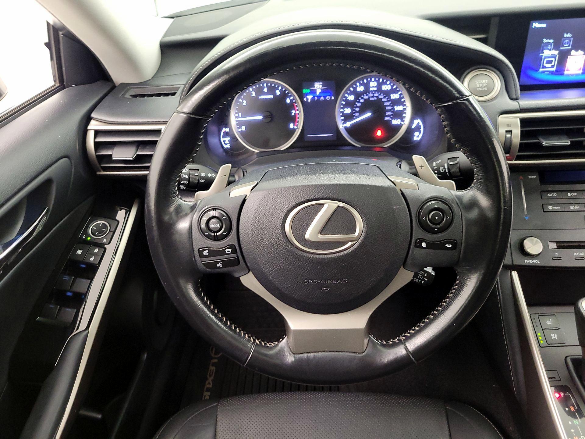Thumbnail: 2015 Lexus IS - 10