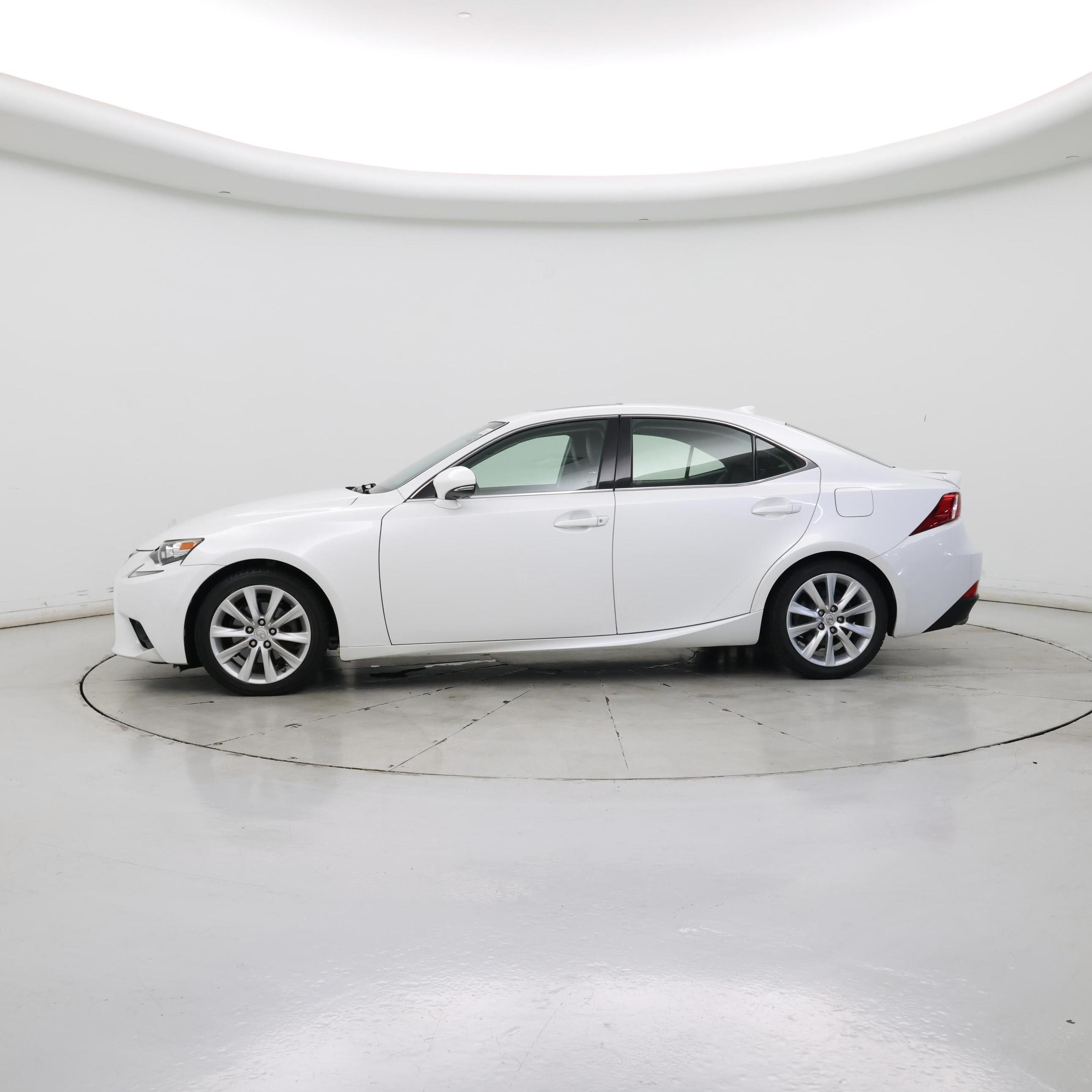Thumbnail: 2015 Lexus IS - 3