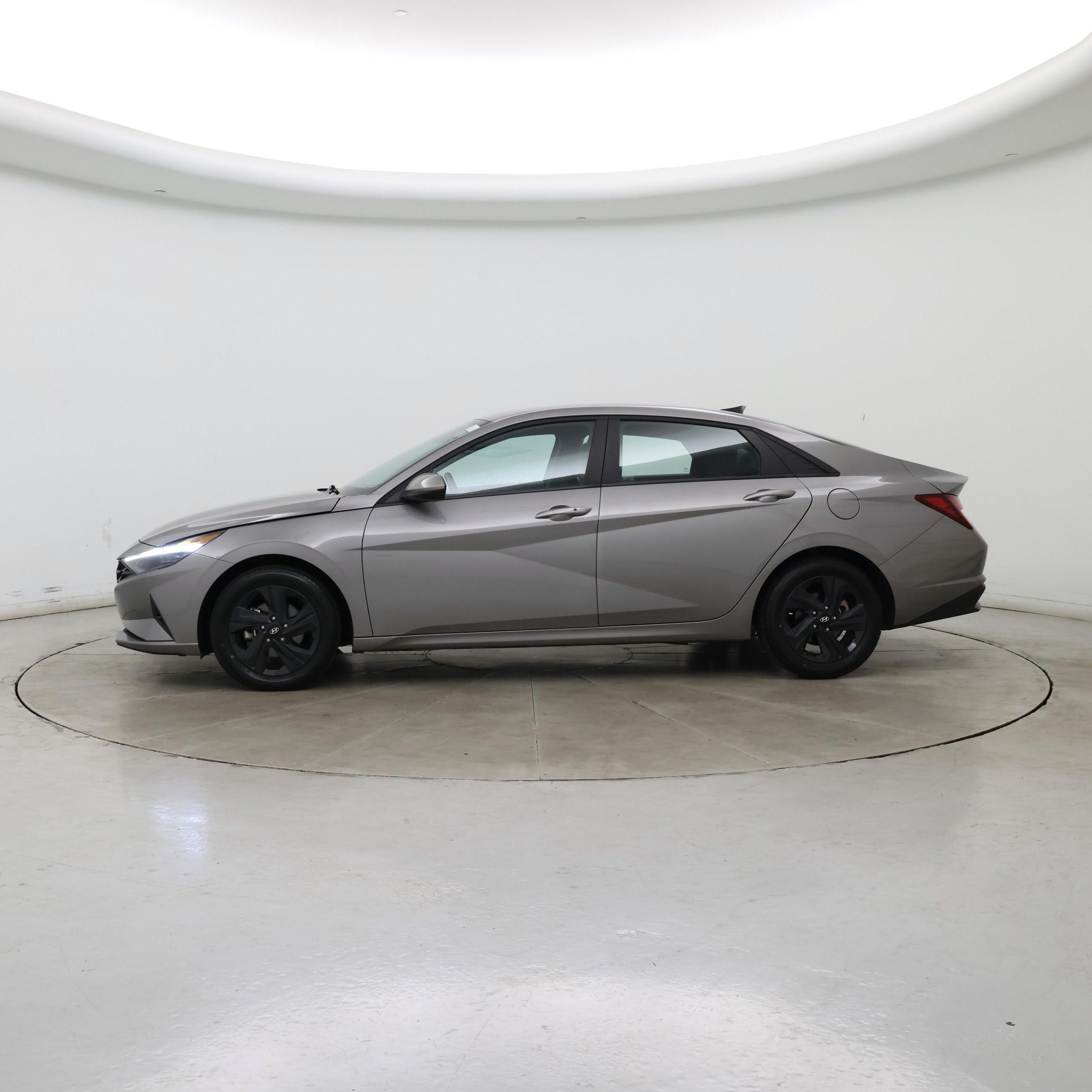 Thumbnail: 2023 Hyundai Elantra - 3