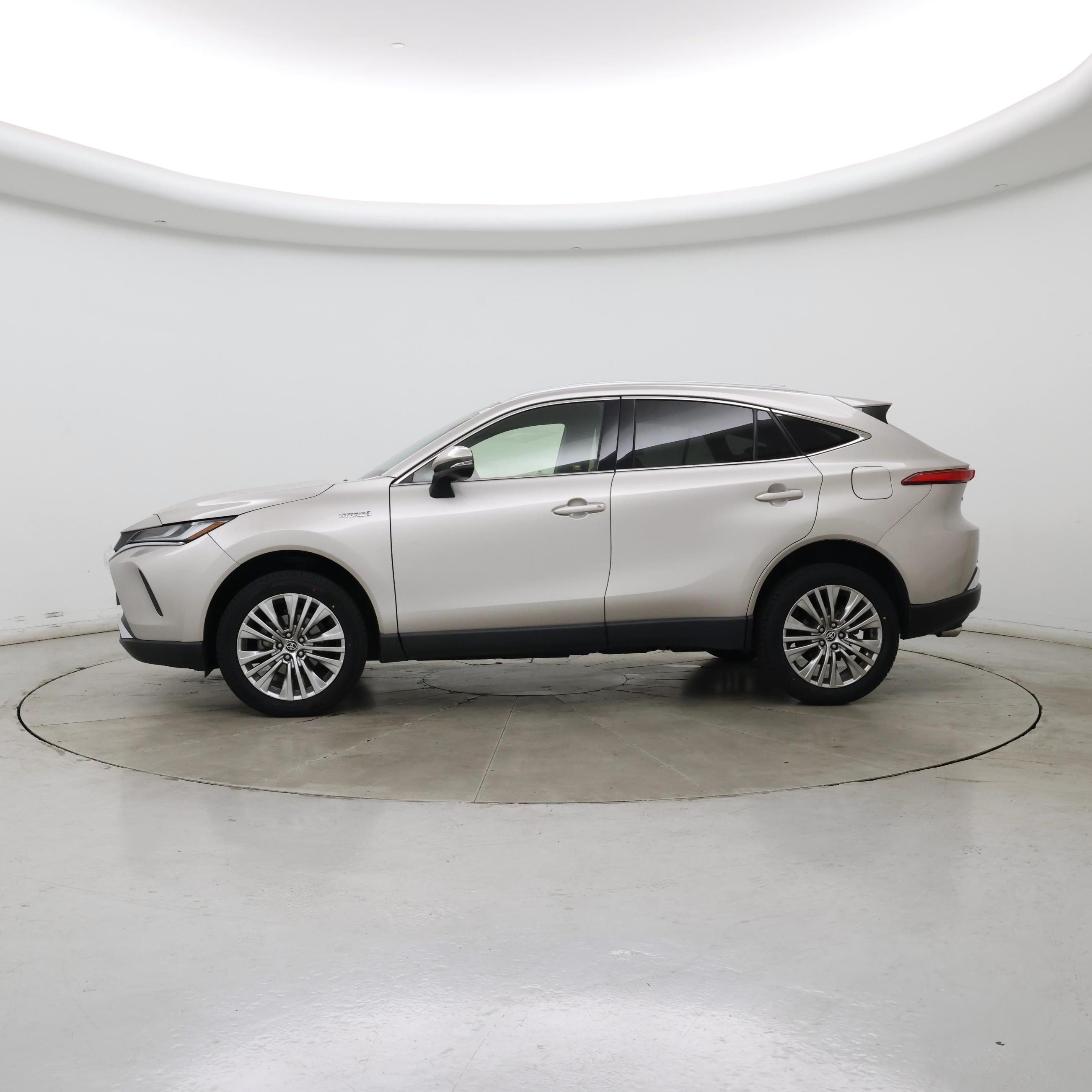 Thumbnail: 2021 Toyota Venza - 3