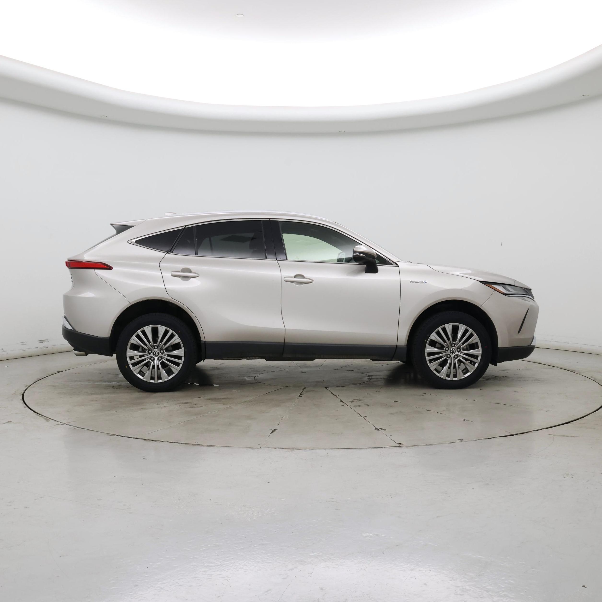 Thumbnail: 2021 Toyota Venza - 7
