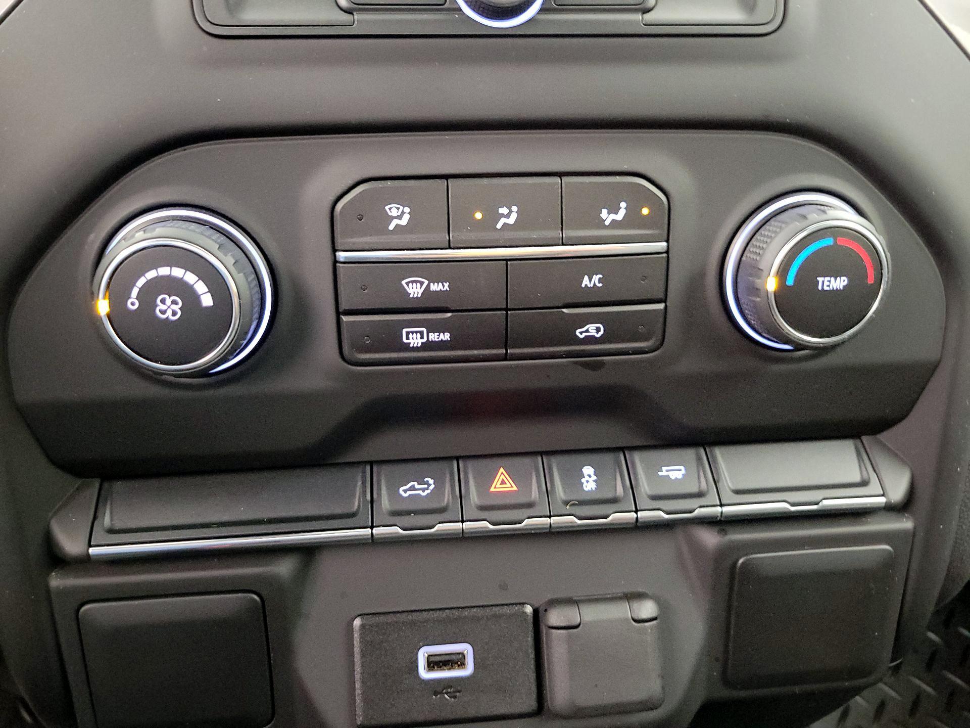 Thumbnail: 2020 Chevrolet Silverado 1500 - 16