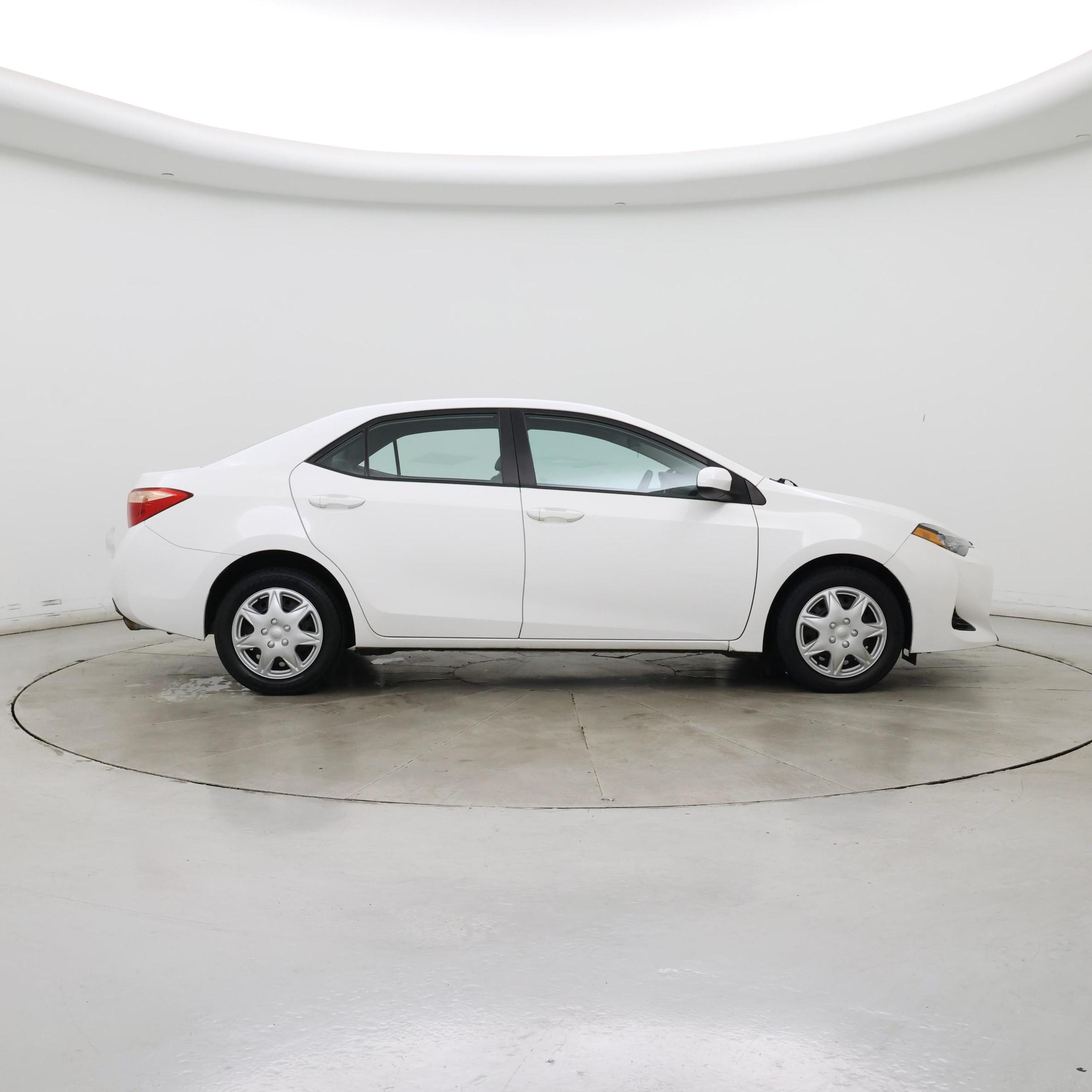 Thumbnail: 2017 Toyota Corolla - 7