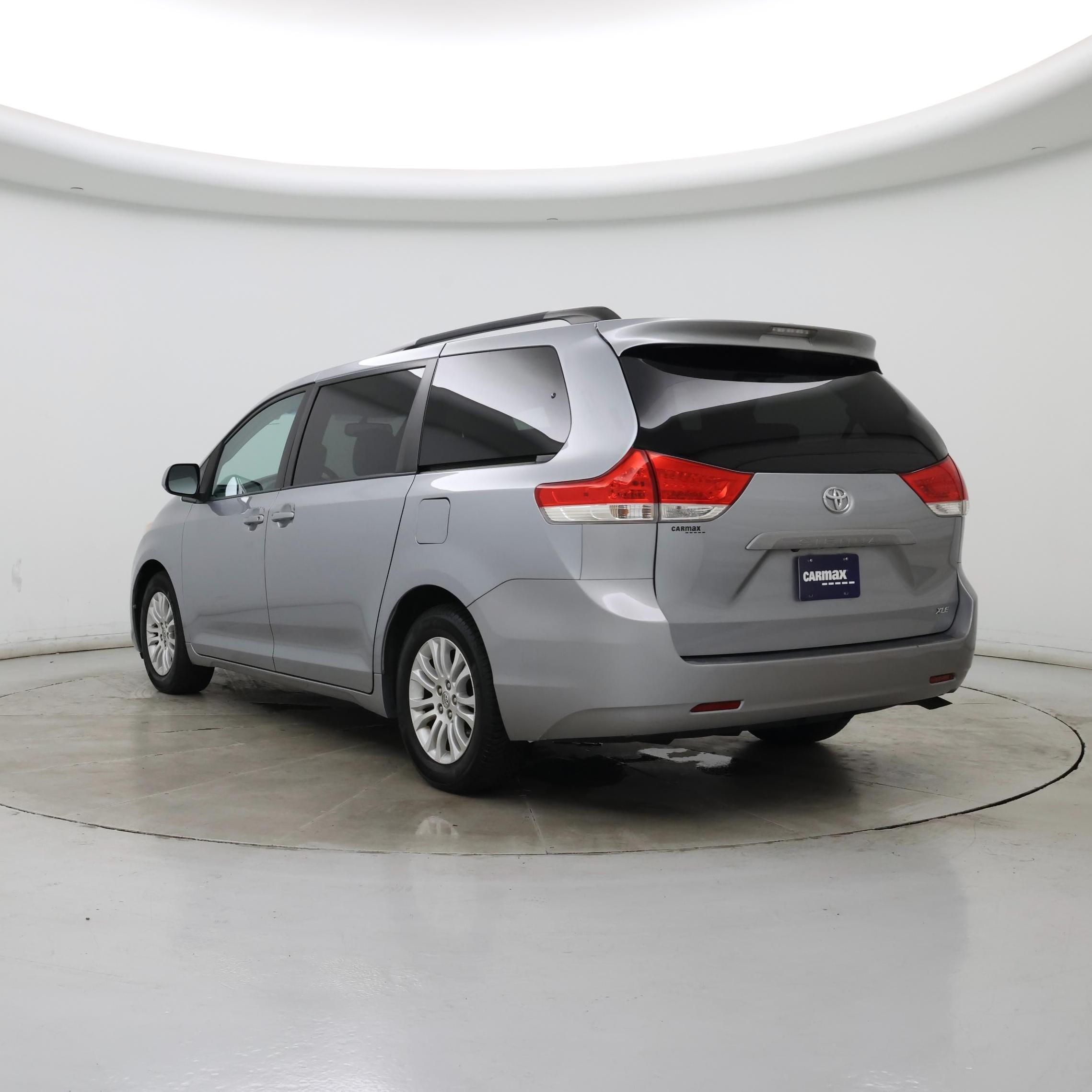 Thumbnail: 2014 Toyota Sienna - 2