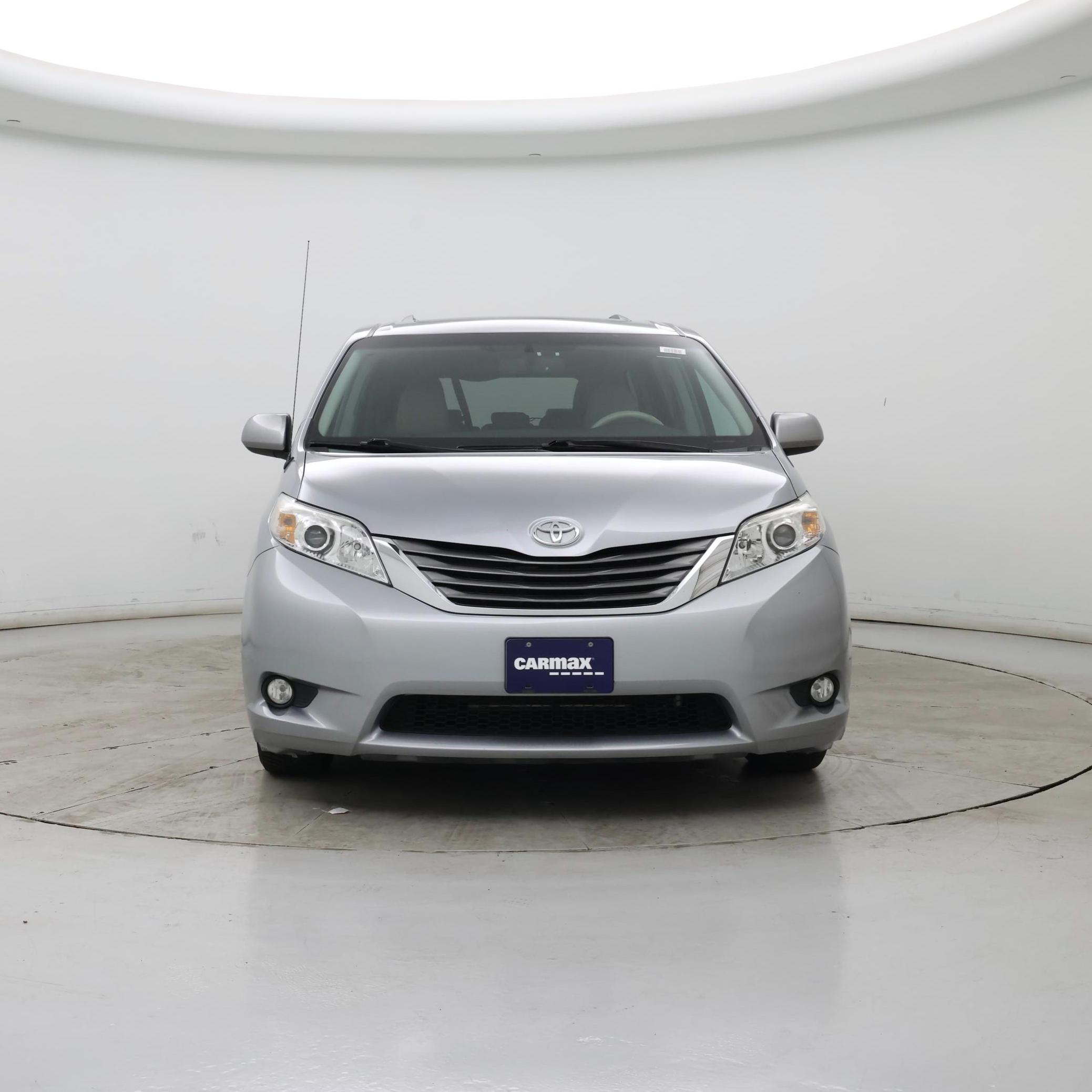 Thumbnail: 2014 Toyota Sienna - 5