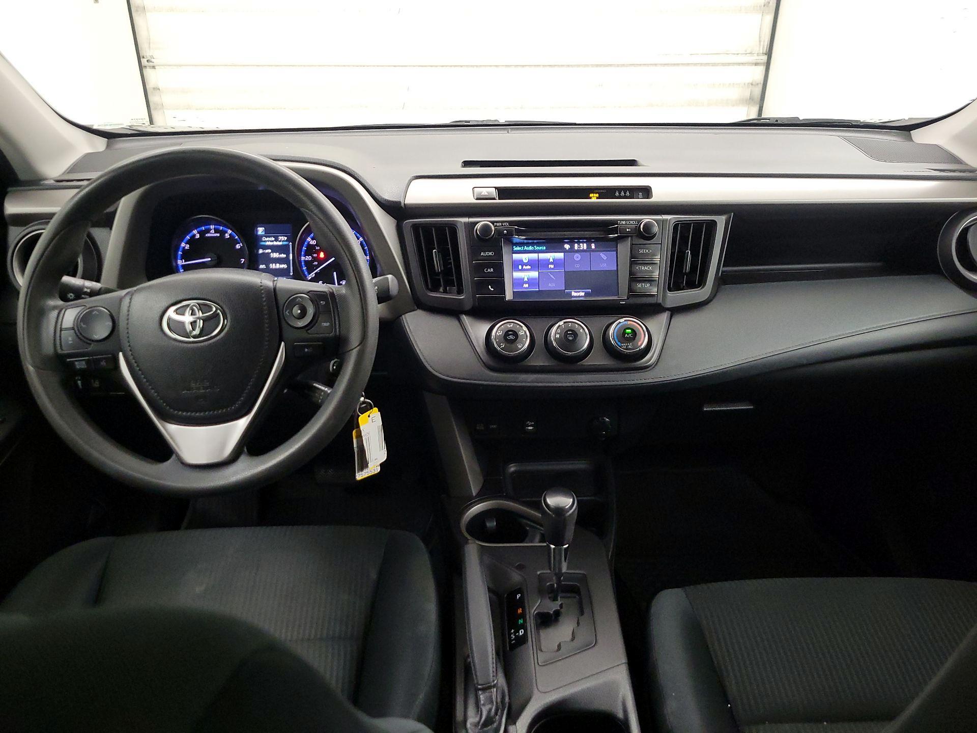 Thumbnail: 2018 Toyota RAV4 - 9