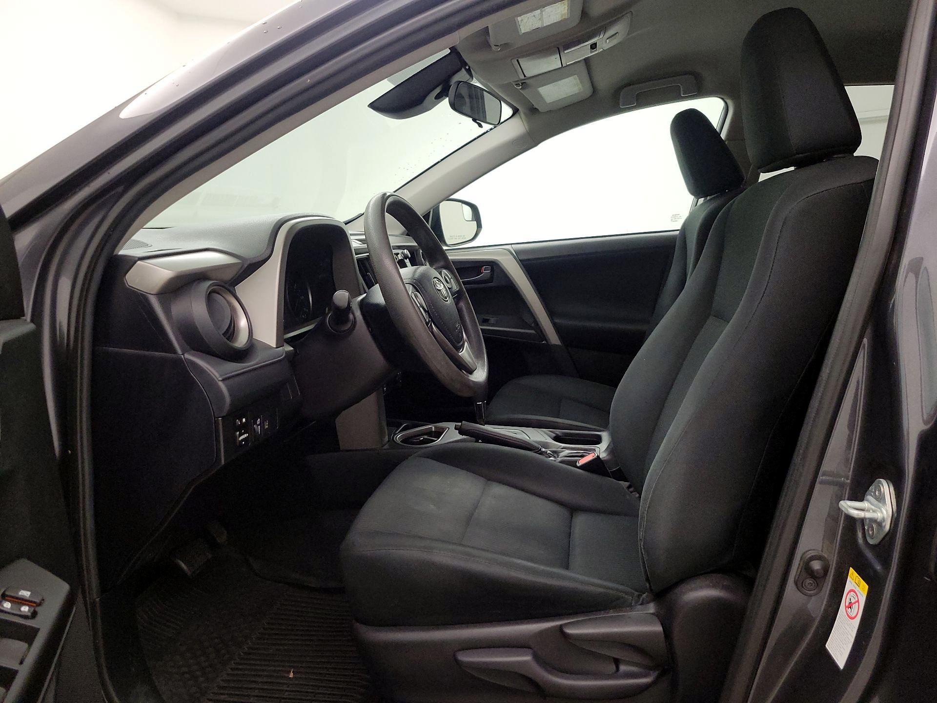 Thumbnail: 2018 Toyota RAV4 - 11