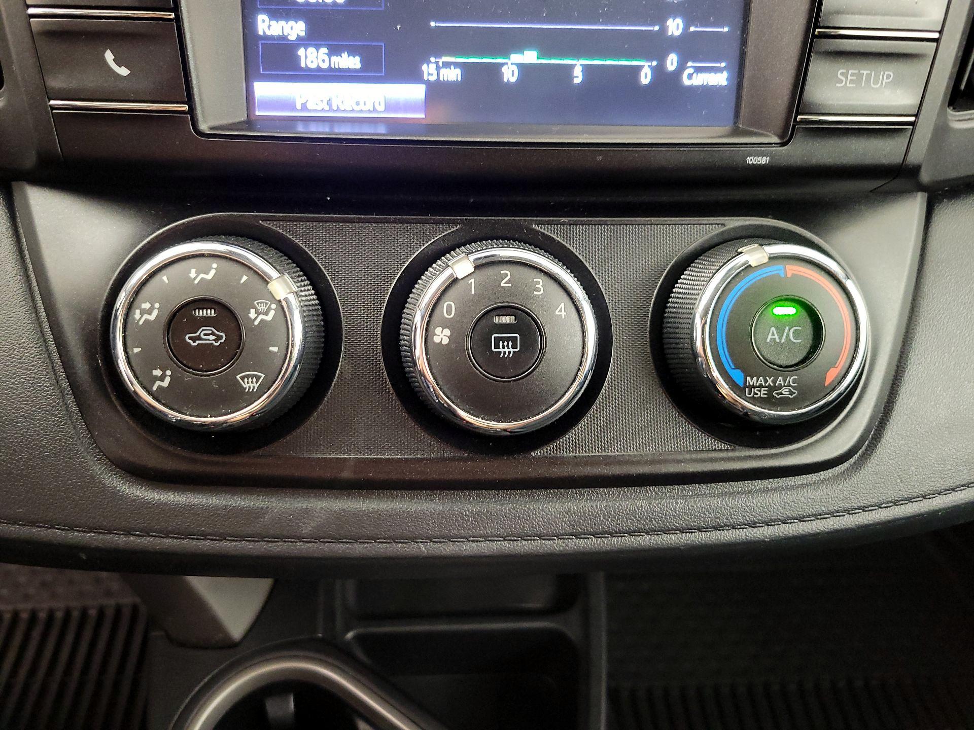 Thumbnail: 2018 Toyota RAV4 - 16