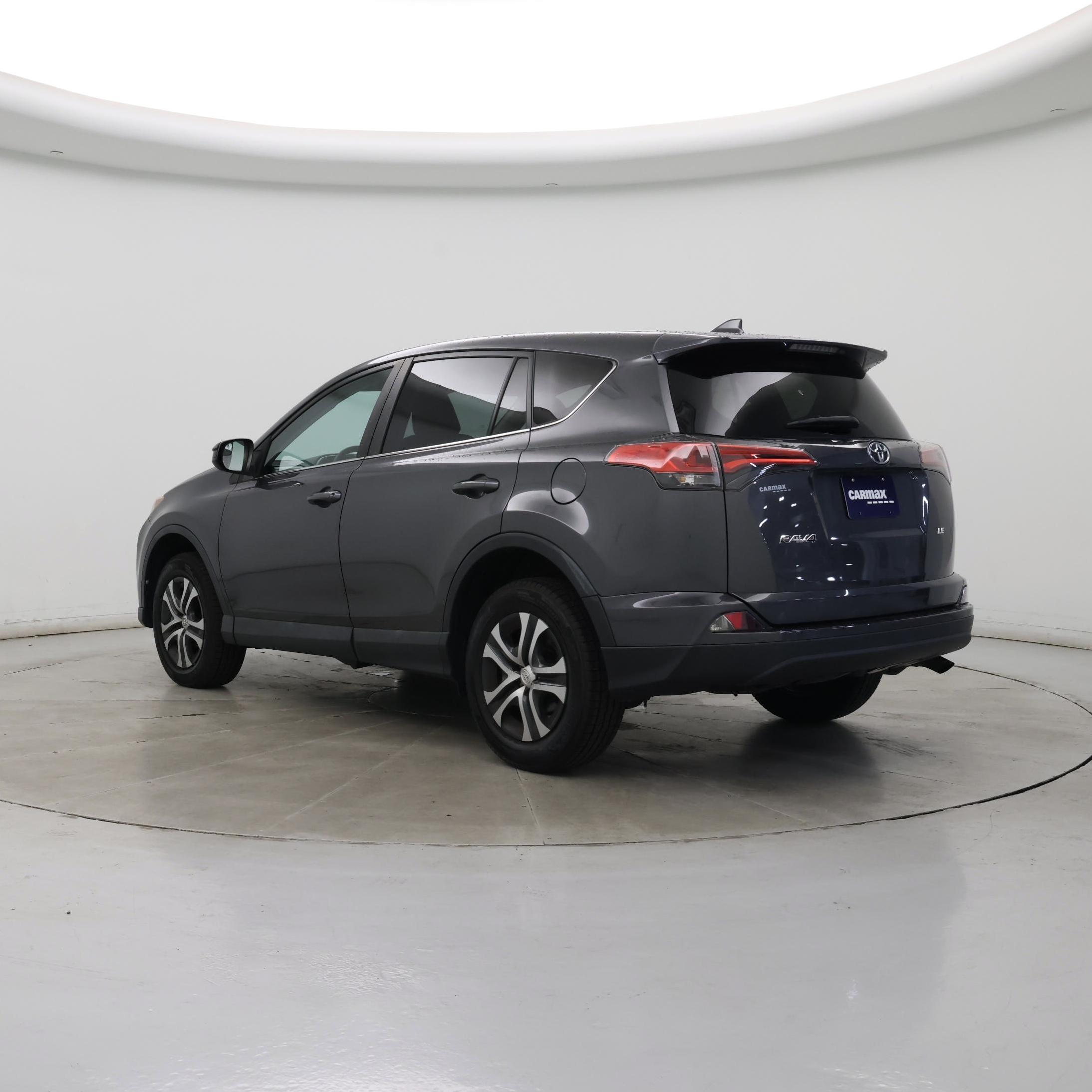 Thumbnail: 2018 Toyota RAV4 - 2