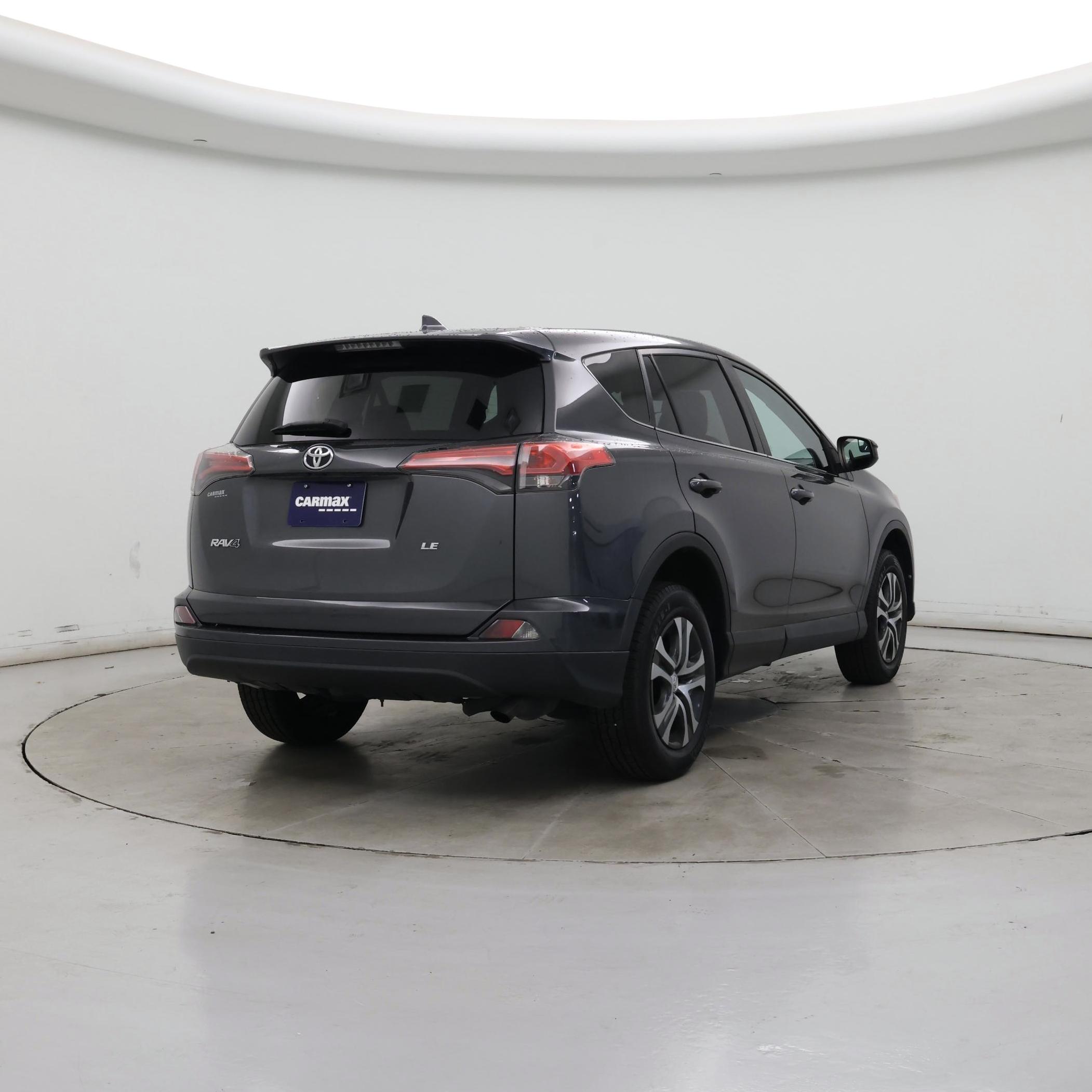 Thumbnail: 2018 Toyota RAV4 - 8