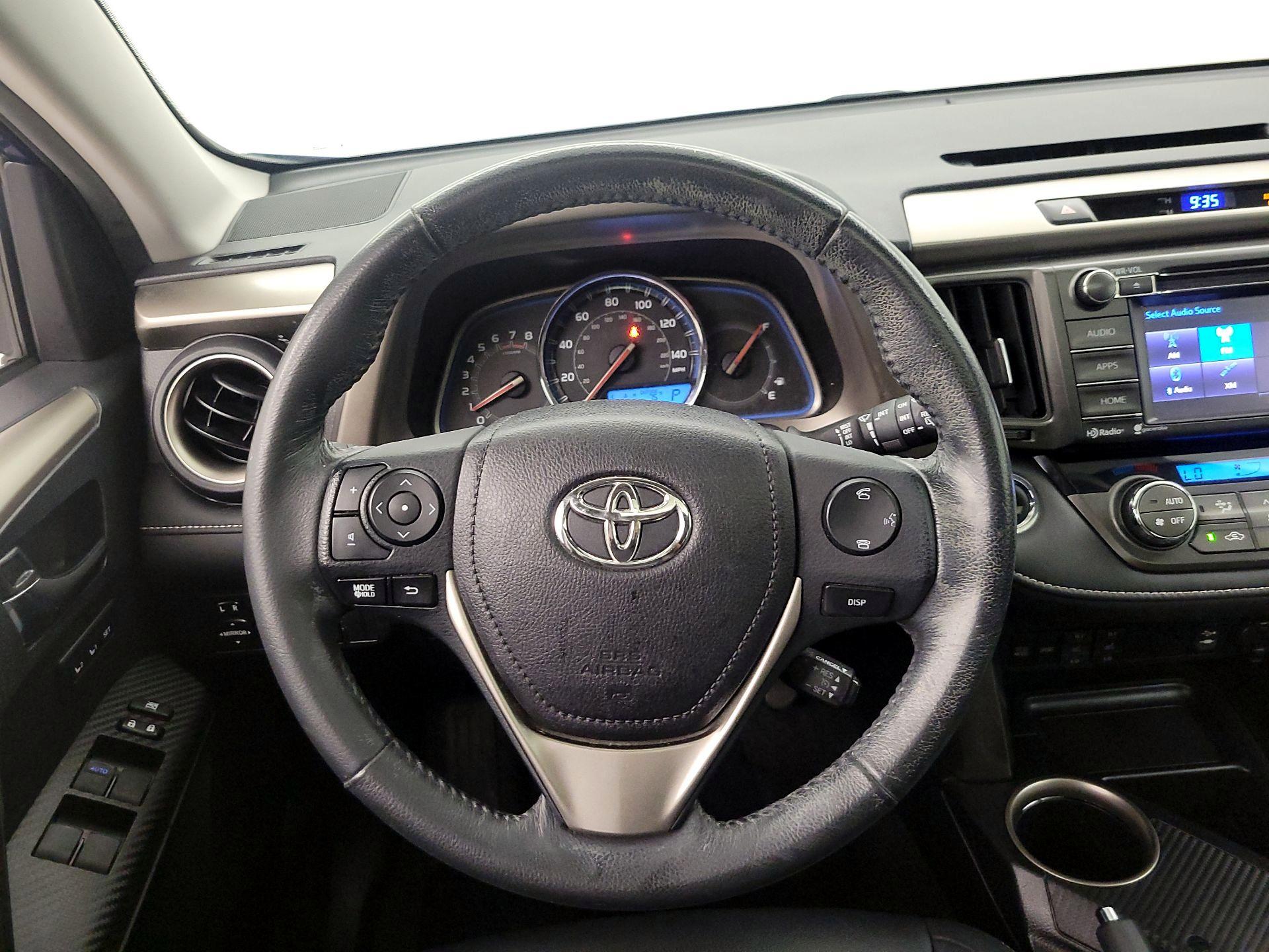 Thumbnail: 2015 Toyota RAV4 - 10