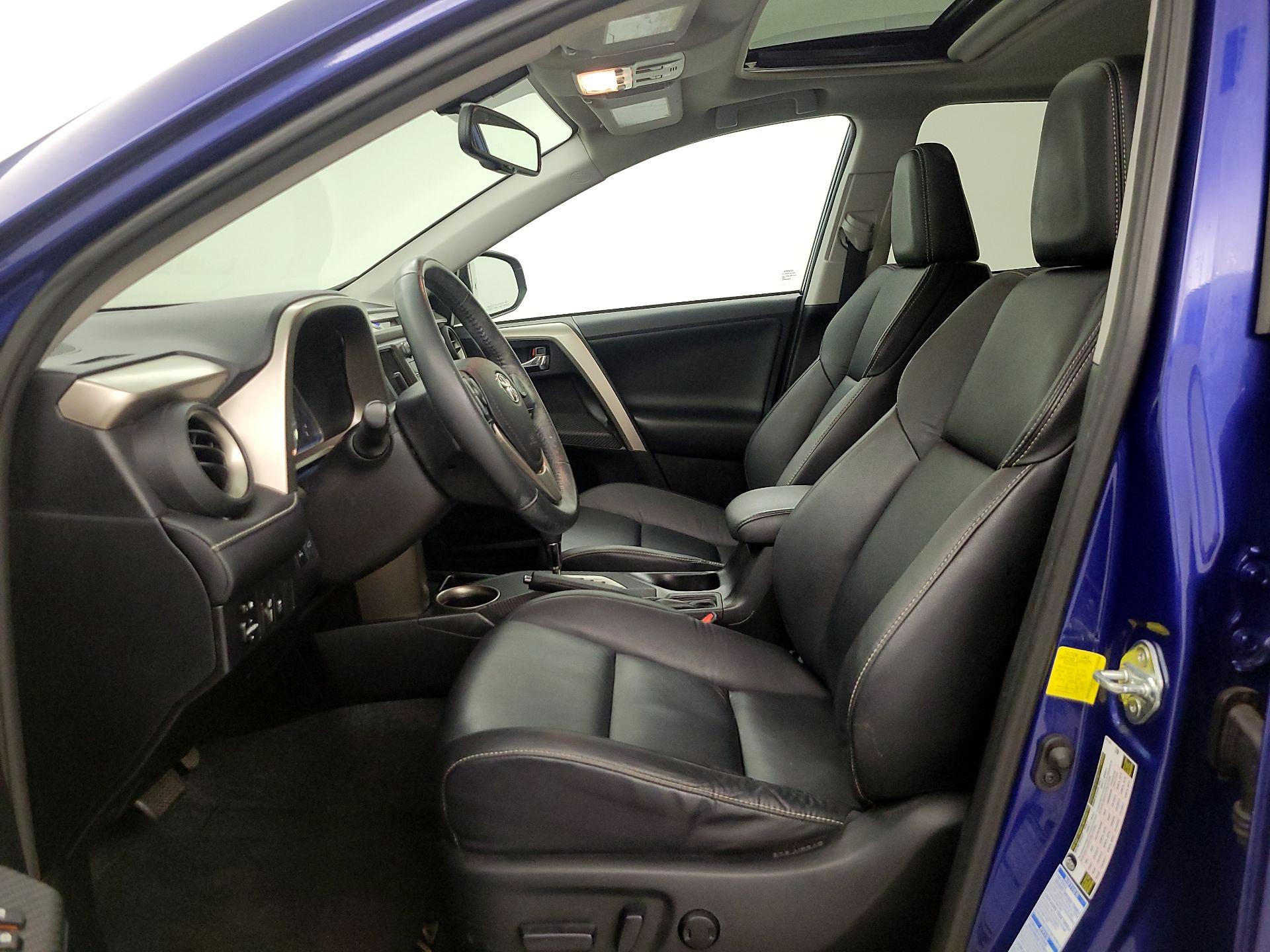 Thumbnail: 2015 Toyota RAV4 - 11