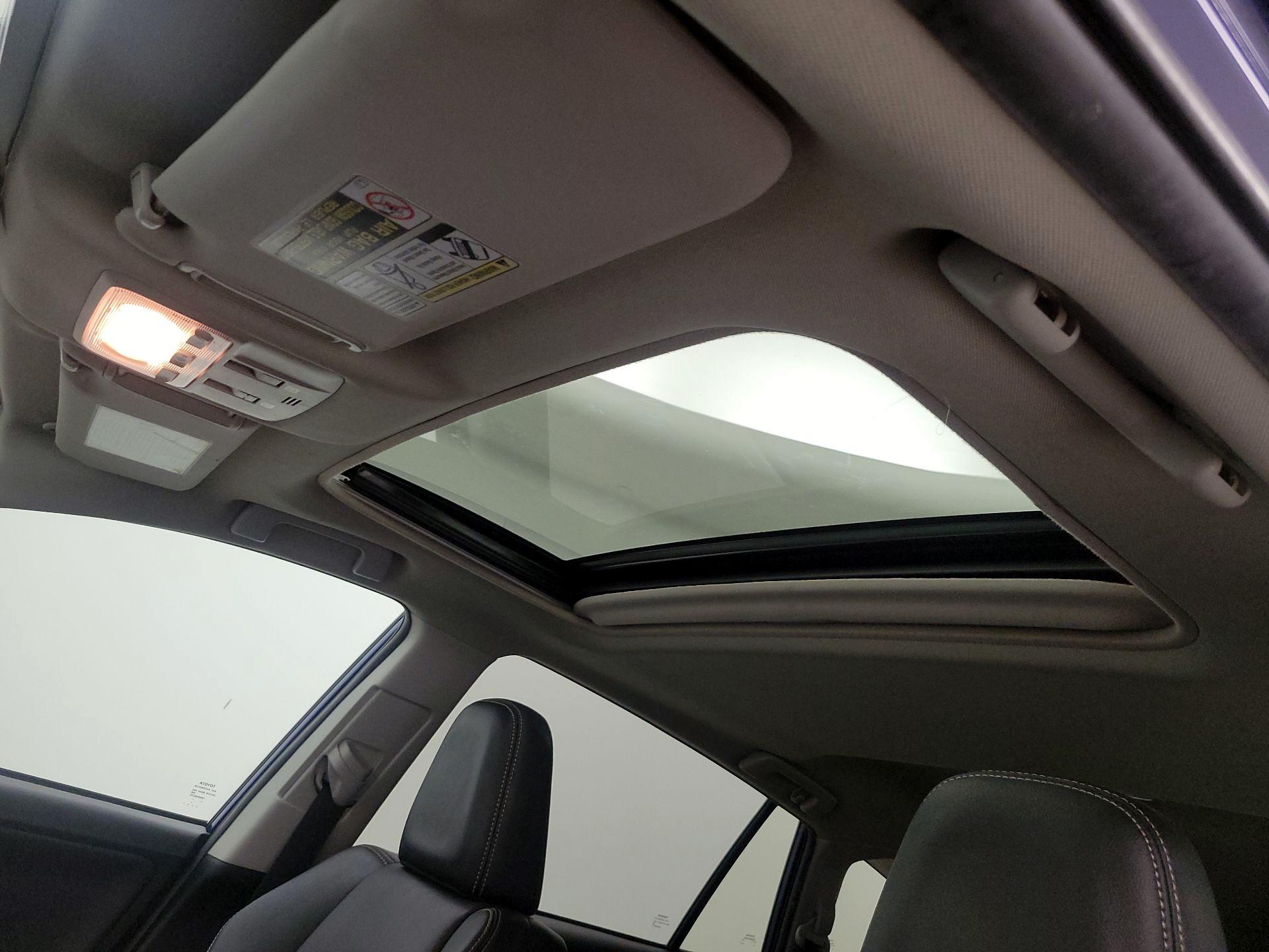 Thumbnail: 2015 Toyota RAV4 - 19