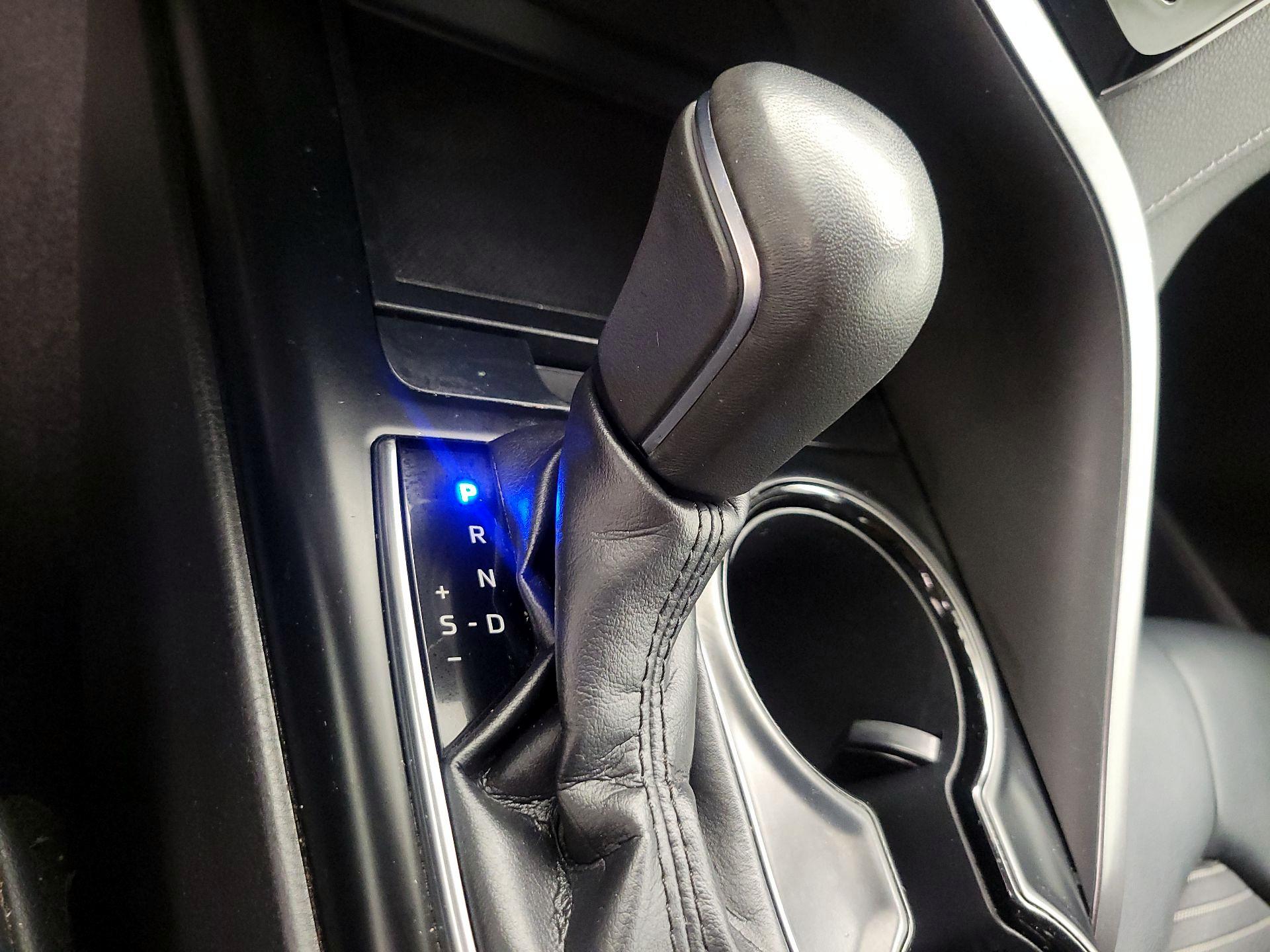 Thumbnail: 2019 Toyota Camry - 18